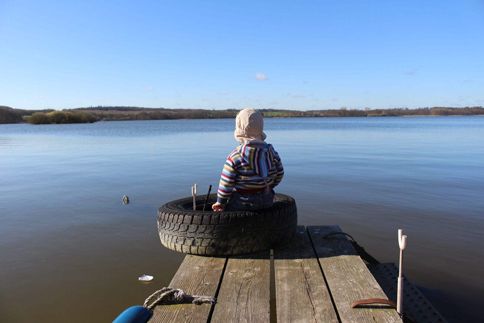 Canon EOS 700D (EOS Rebel T5i / EOS Kiss X7i) sample photo. Child, at the lake photography