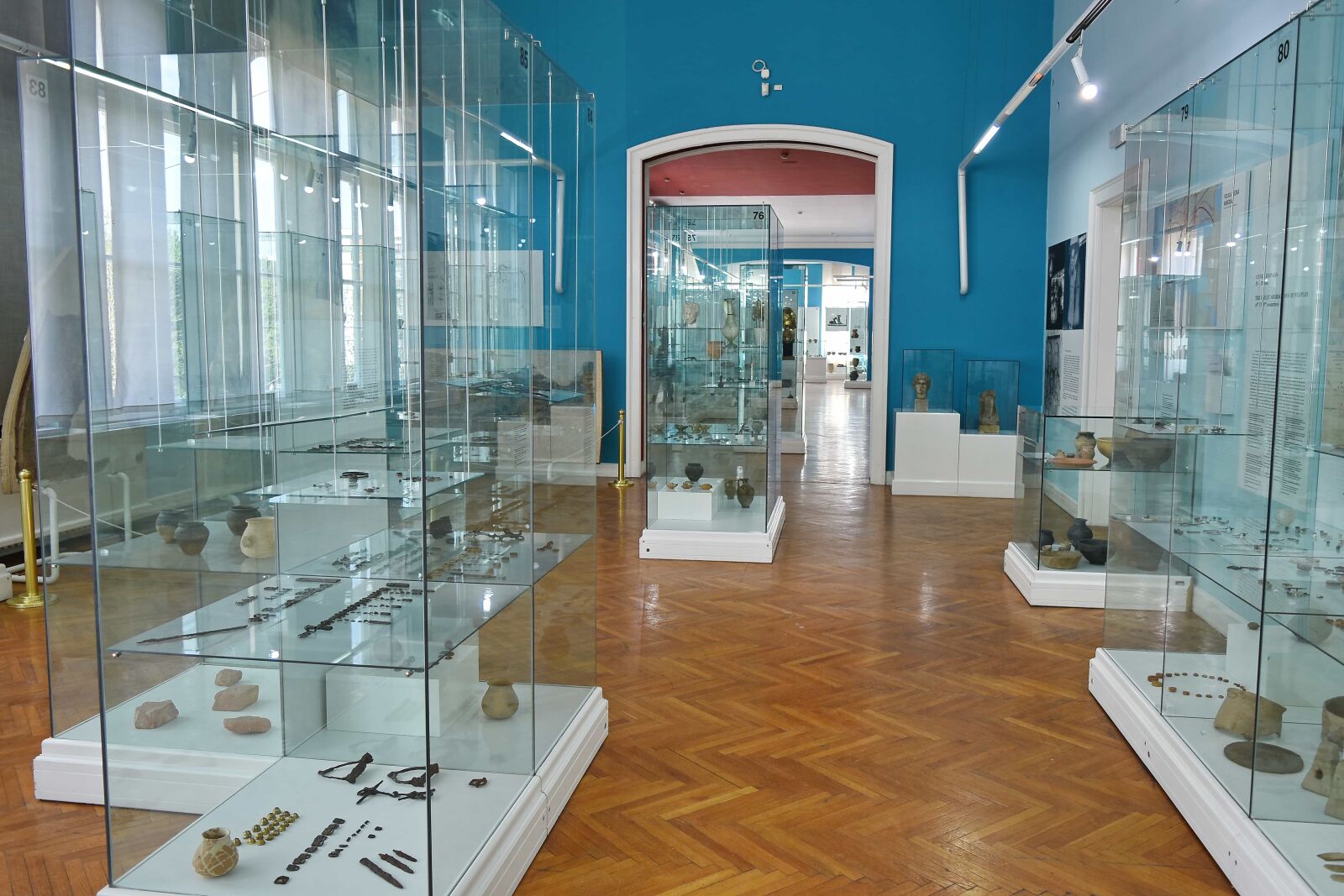 Nikon D5500 sample photo. Glass, museum, parquet, house photography