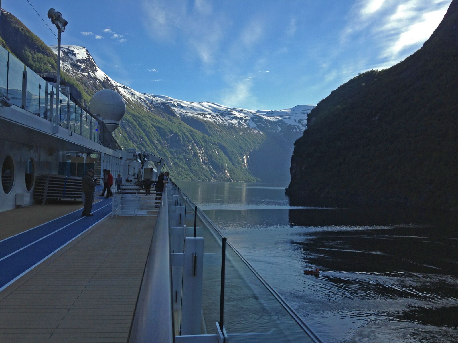 iPhone 5 back camera 4.12mm f/2.4 sample photo. Geiranger fjord, cruise, landscape photography