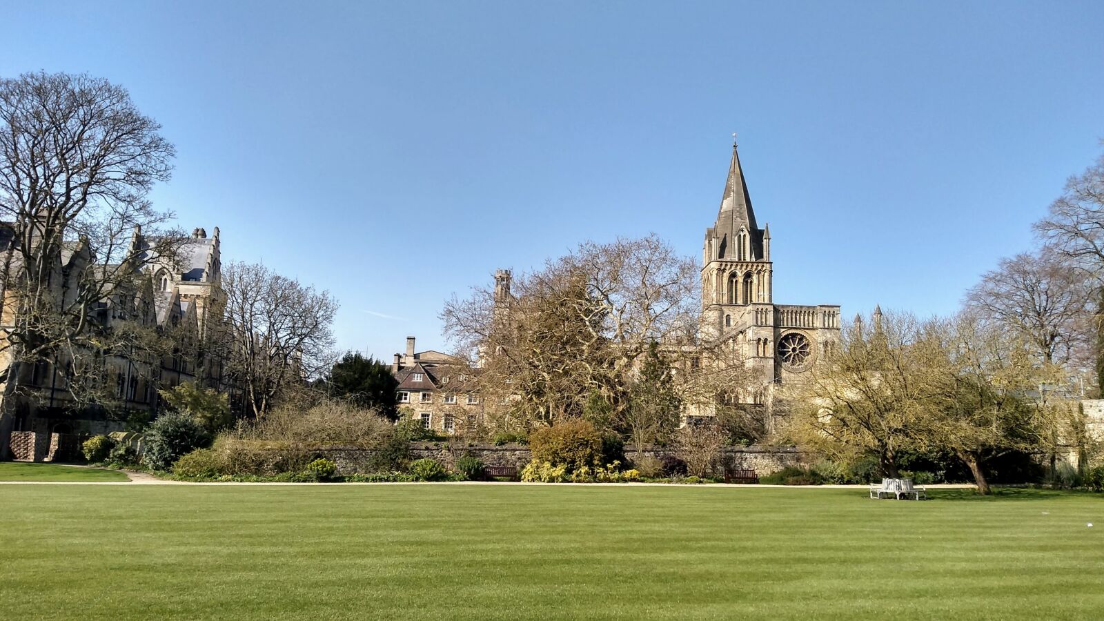 Motorola moto g(6) play sample photo. Oxford, oxfordshire, college photography