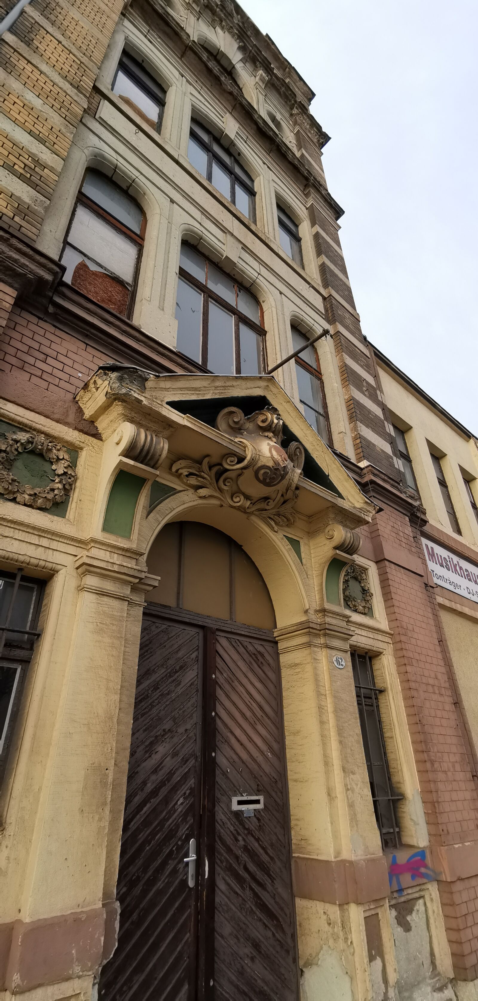 HUAWEI Mate 20 Pro sample photo. Architecture, building, goal photography