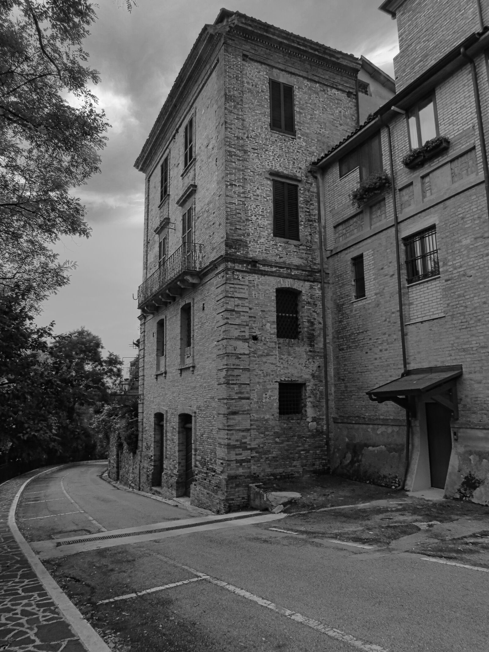 Canon PowerShot SX40 HS sample photo. Calm, ancient, nostalgic photography
