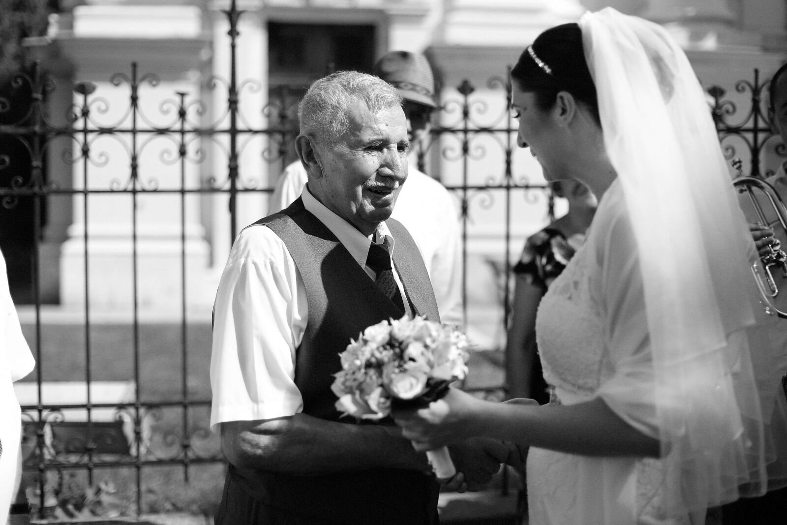 Canon EOS 6D sample photo. Grandfather, elderly, conversation, bride photography