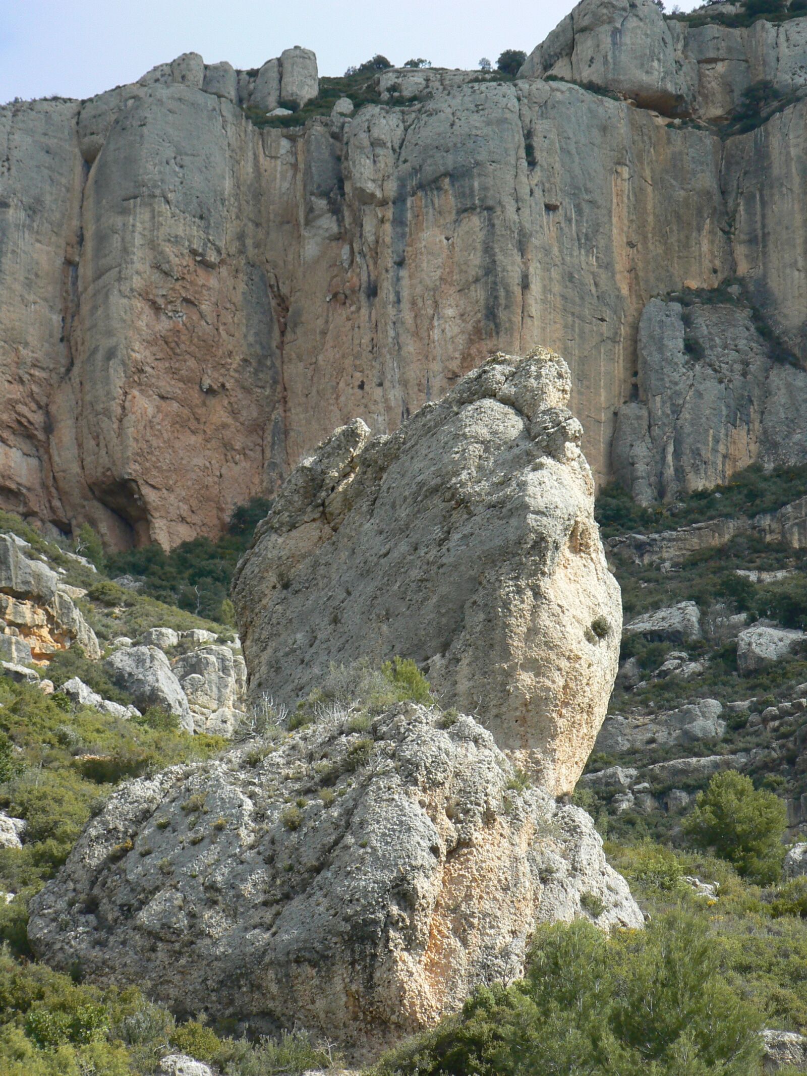 Panasonic DMC-FZ7 sample photo. Mountain, rock, peña photography