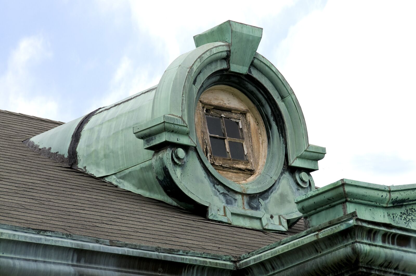 Nikon D300 sample photo. Window, old, building photography