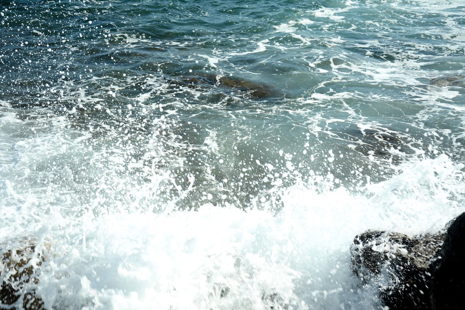 Nikon D5200 sample photo. Sea, spray, wave photography