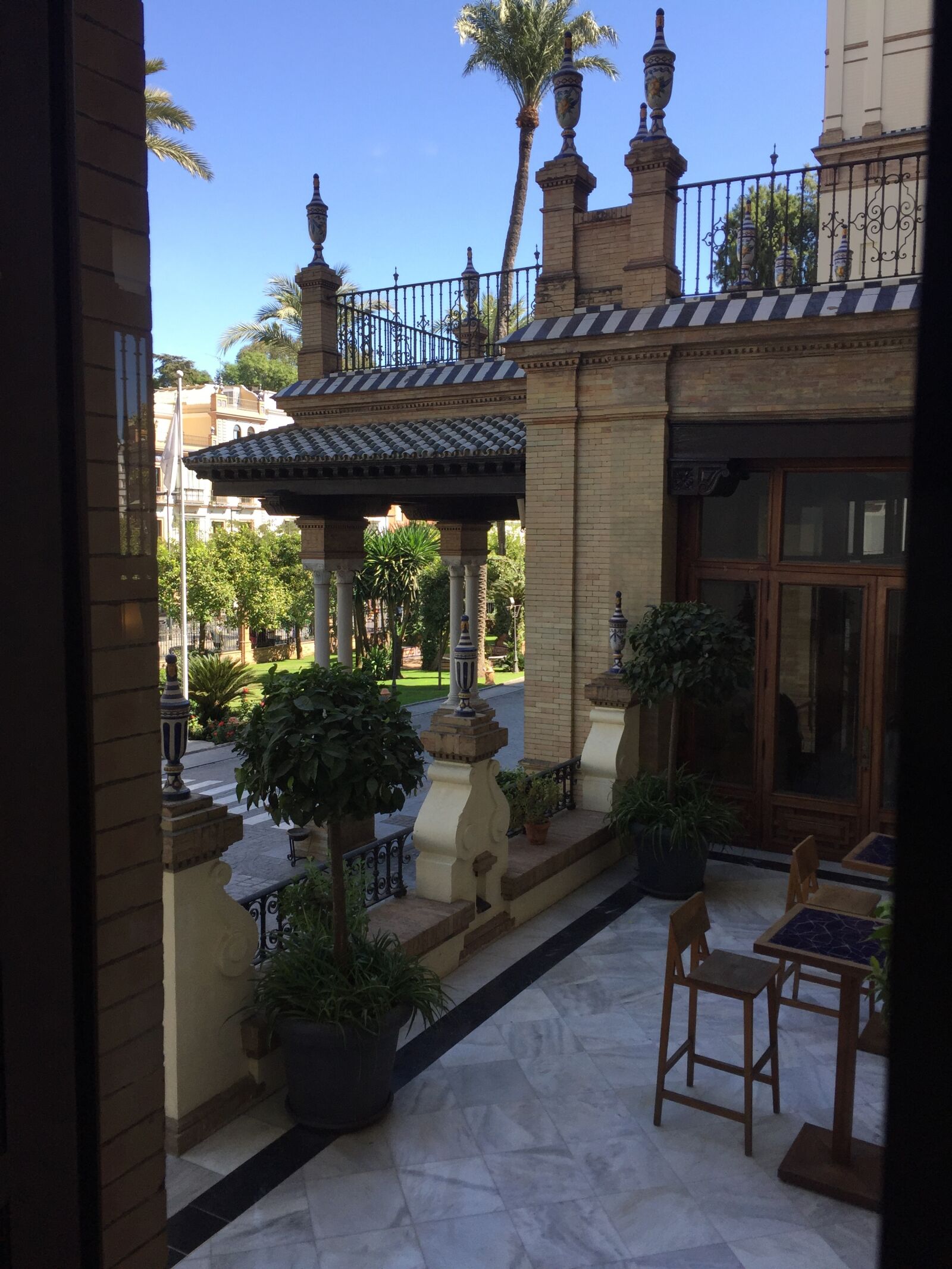 iPhone 6 back camera 4.15mm f/2.2 sample photo. Hotels photography