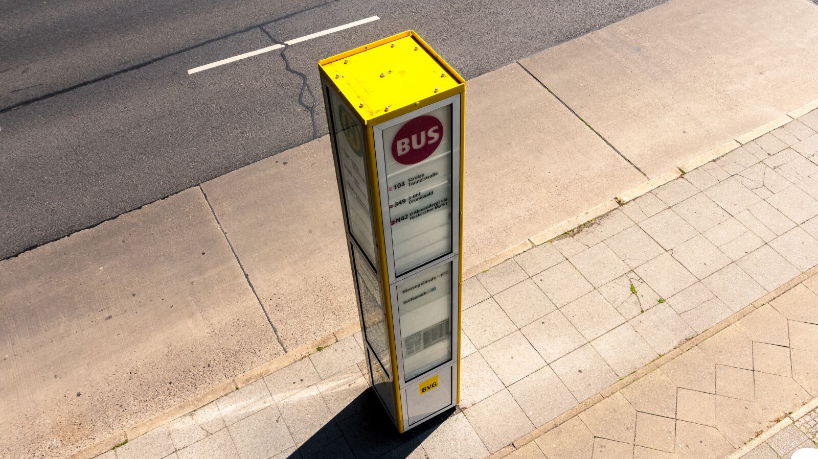 Sony Alpha a5000 (ILCE 5000) sample photo. Stop, bus stop, wait photography