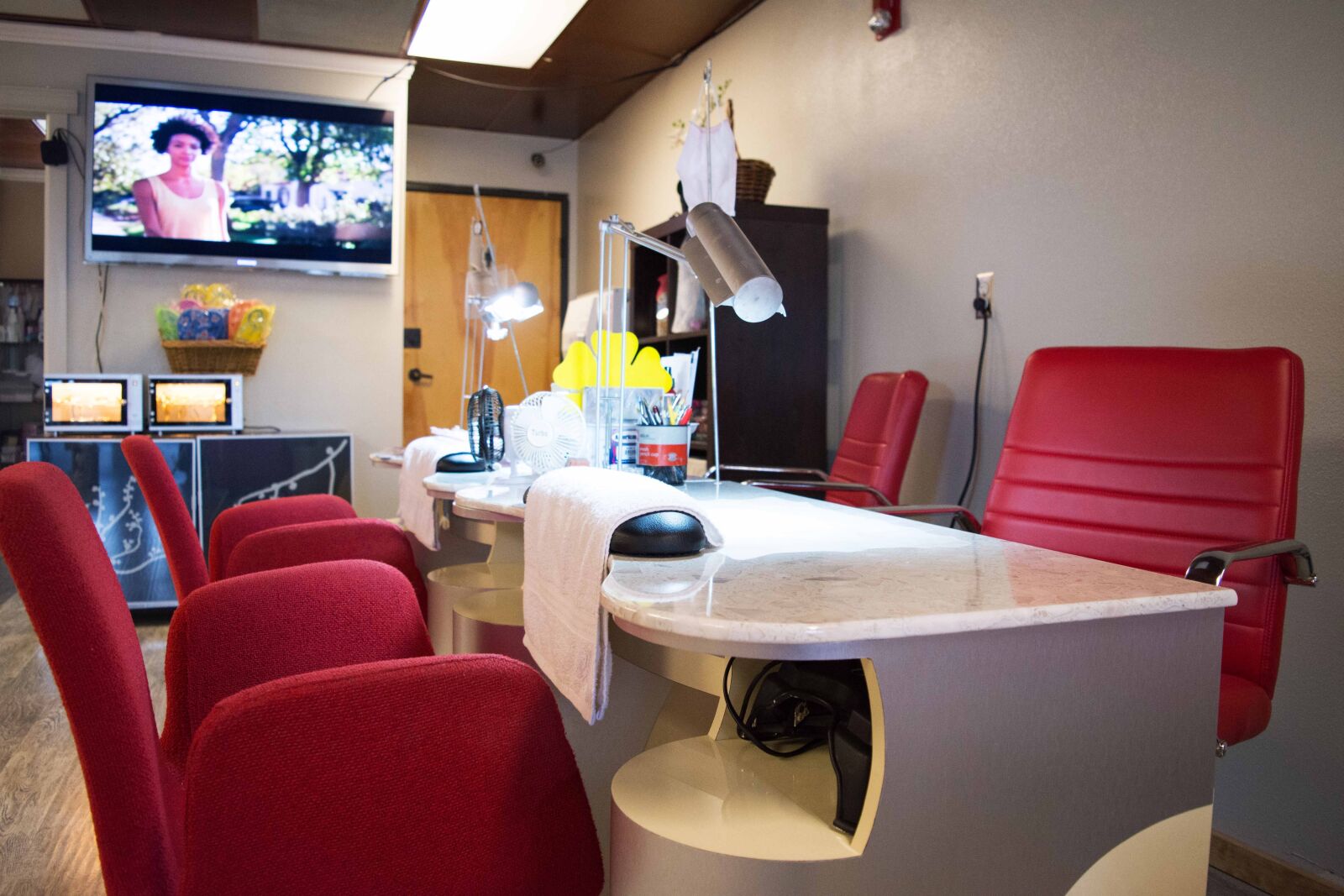 Nikon D7200 sample photo. Manicure, treatment, spa photography