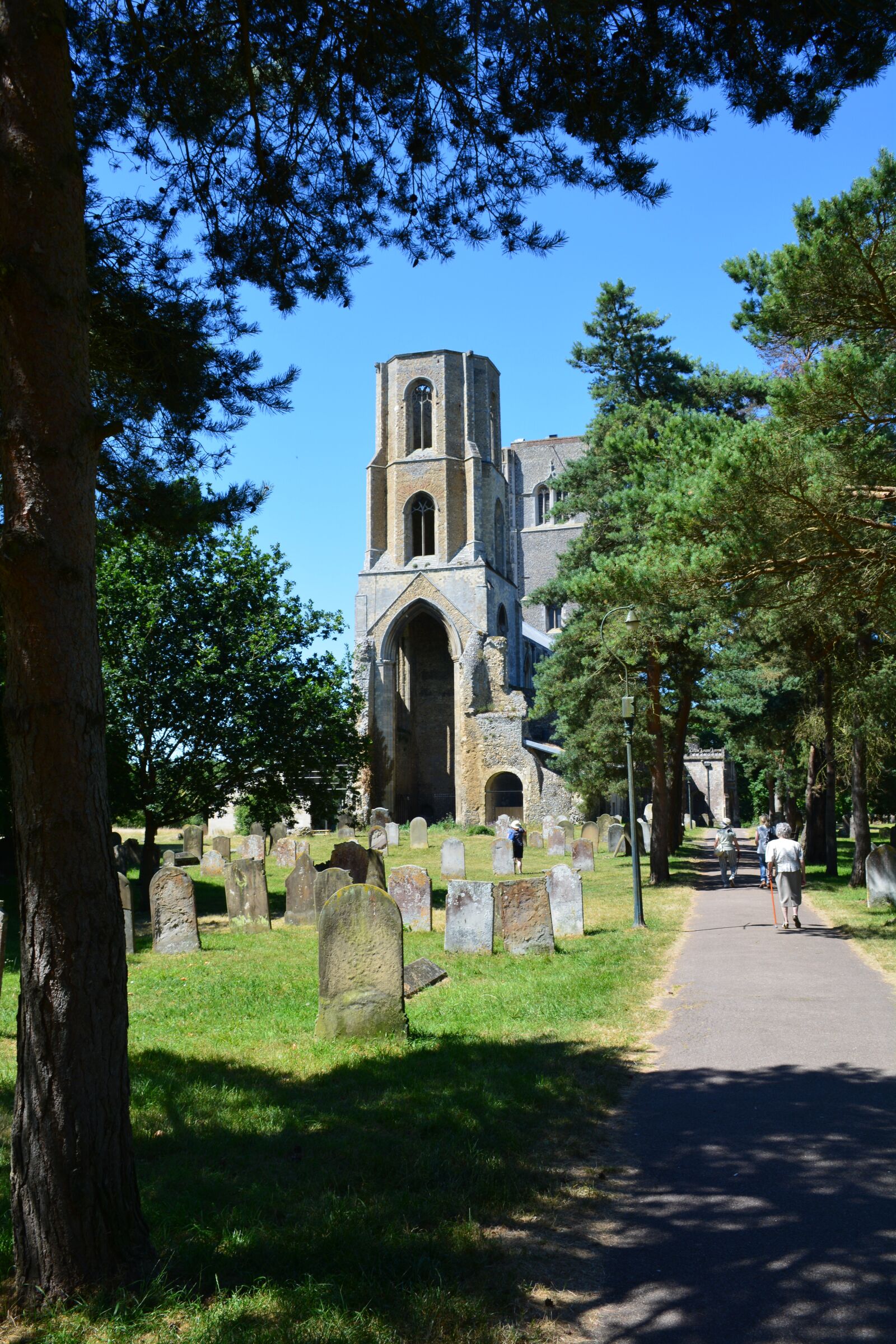 Nikon D5200 sample photo. England, church, wymondham photography