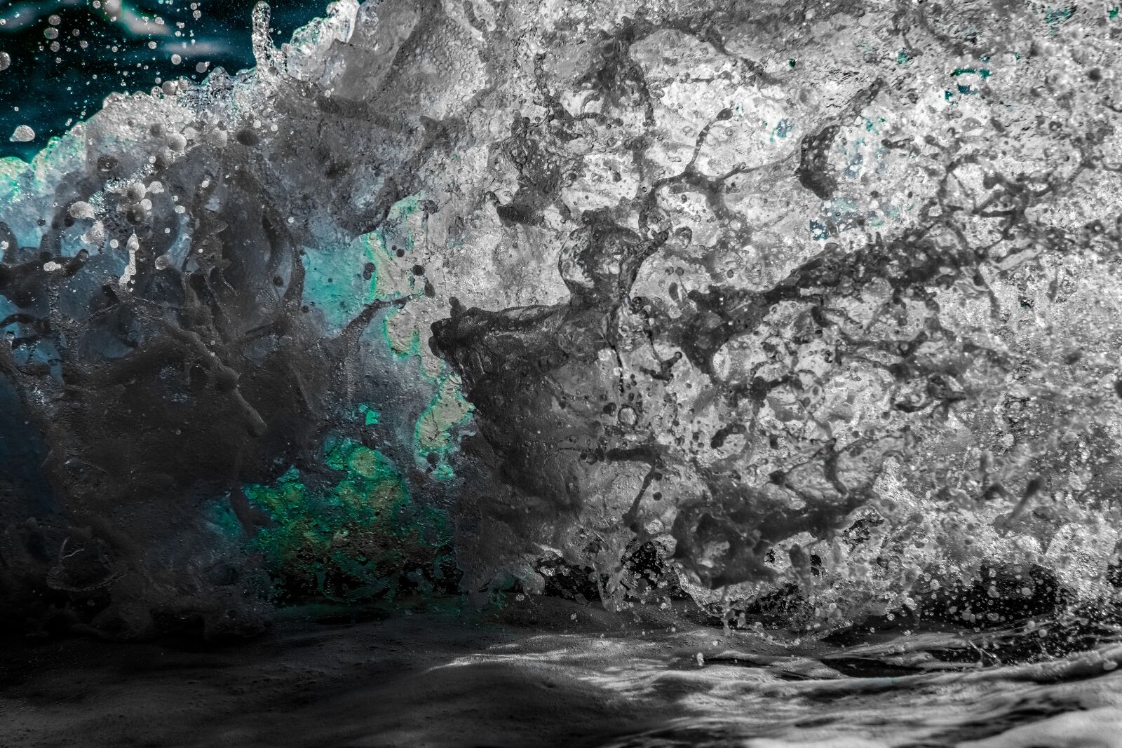 Nikon D3300 sample photo. Wave, splash, wind photography