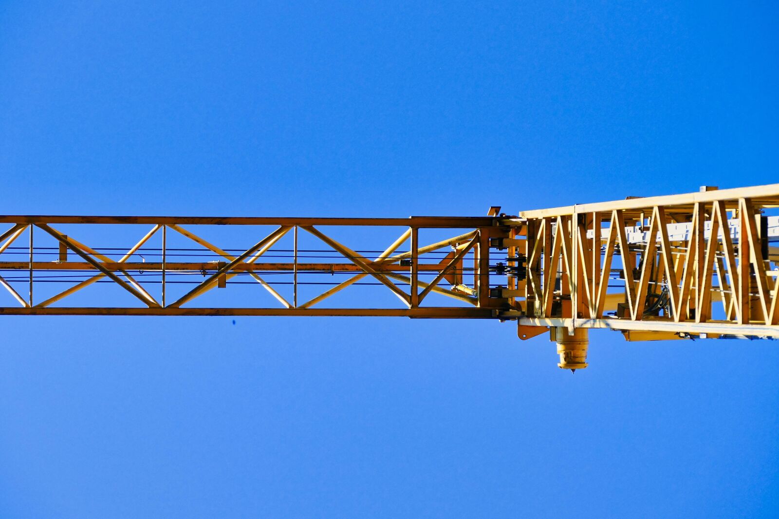 Panasonic Lumix DMC-FZ1000 sample photo. Crane, baukran, sky photography