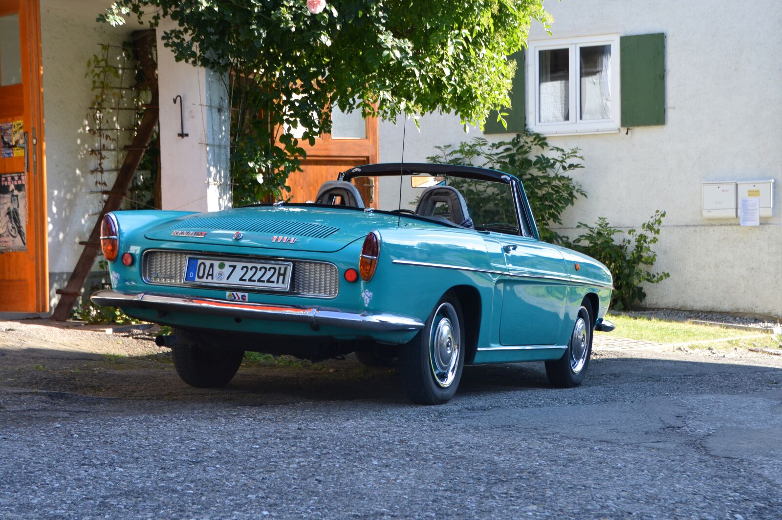 Nikon D3200 sample photo. Oldtimer, automobile, renault photography