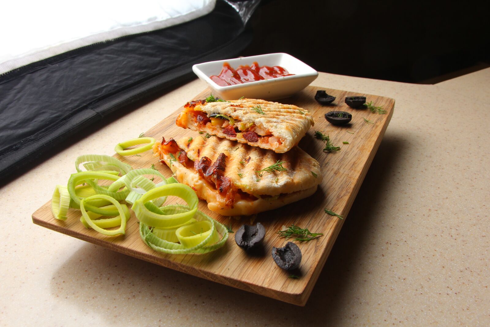 Canon EOS 60D + Canon EF 24-105mm F4L IS USM sample photo. Food, appetizer, panini photography