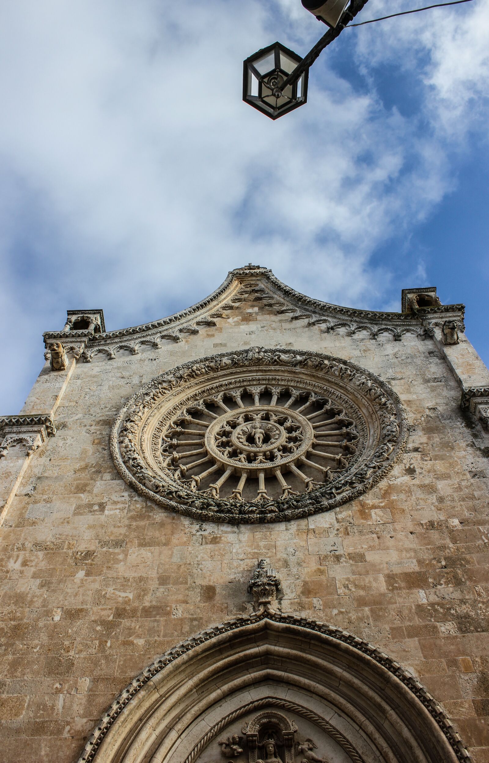 Canon EOS 550D (EOS Rebel T2i / EOS Kiss X4) sample photo. Cathedral, facade, architecture photography
