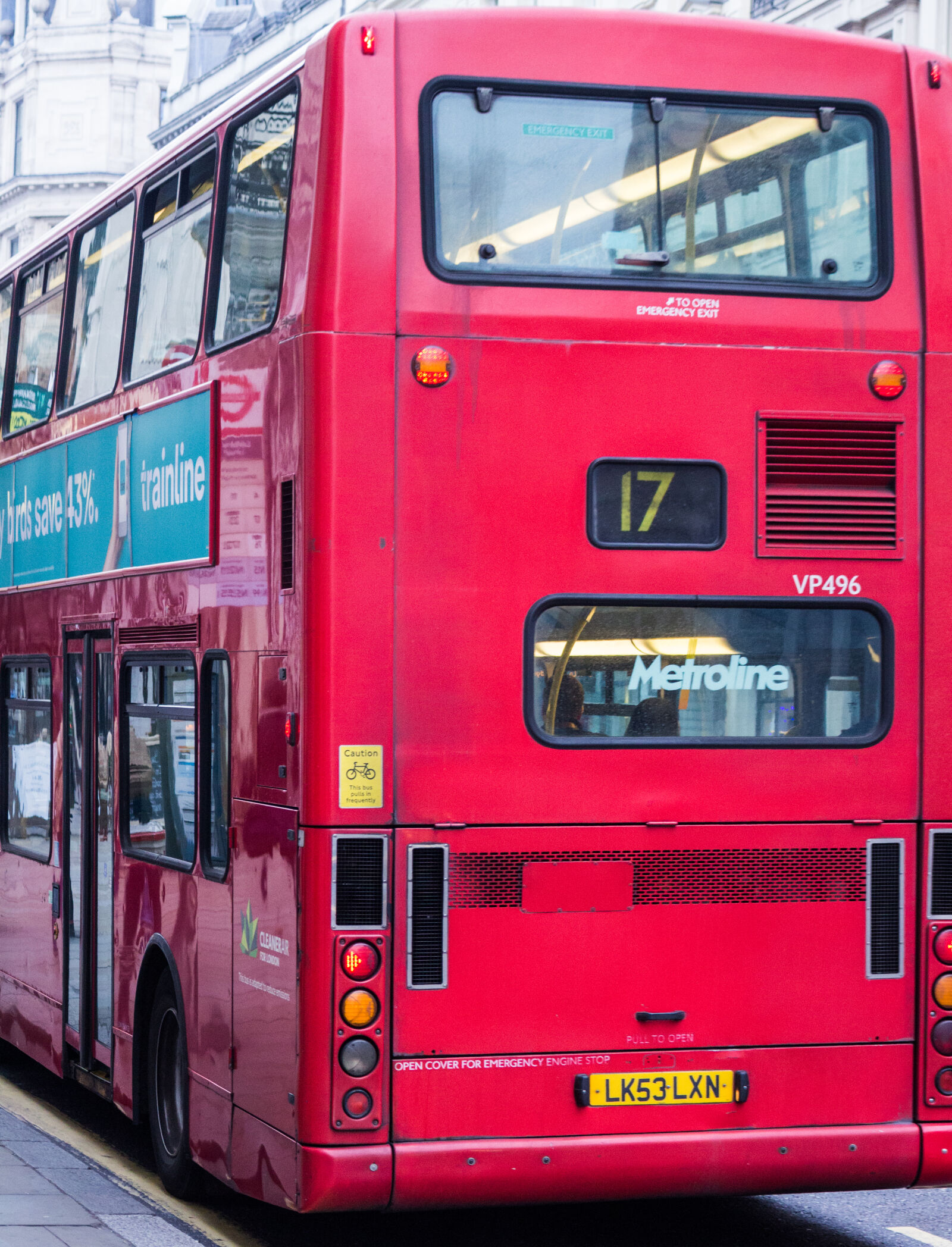 Canon EOS 700D (EOS Rebel T5i / EOS Kiss X7i) sample photo. Bus, cable, car, city photography