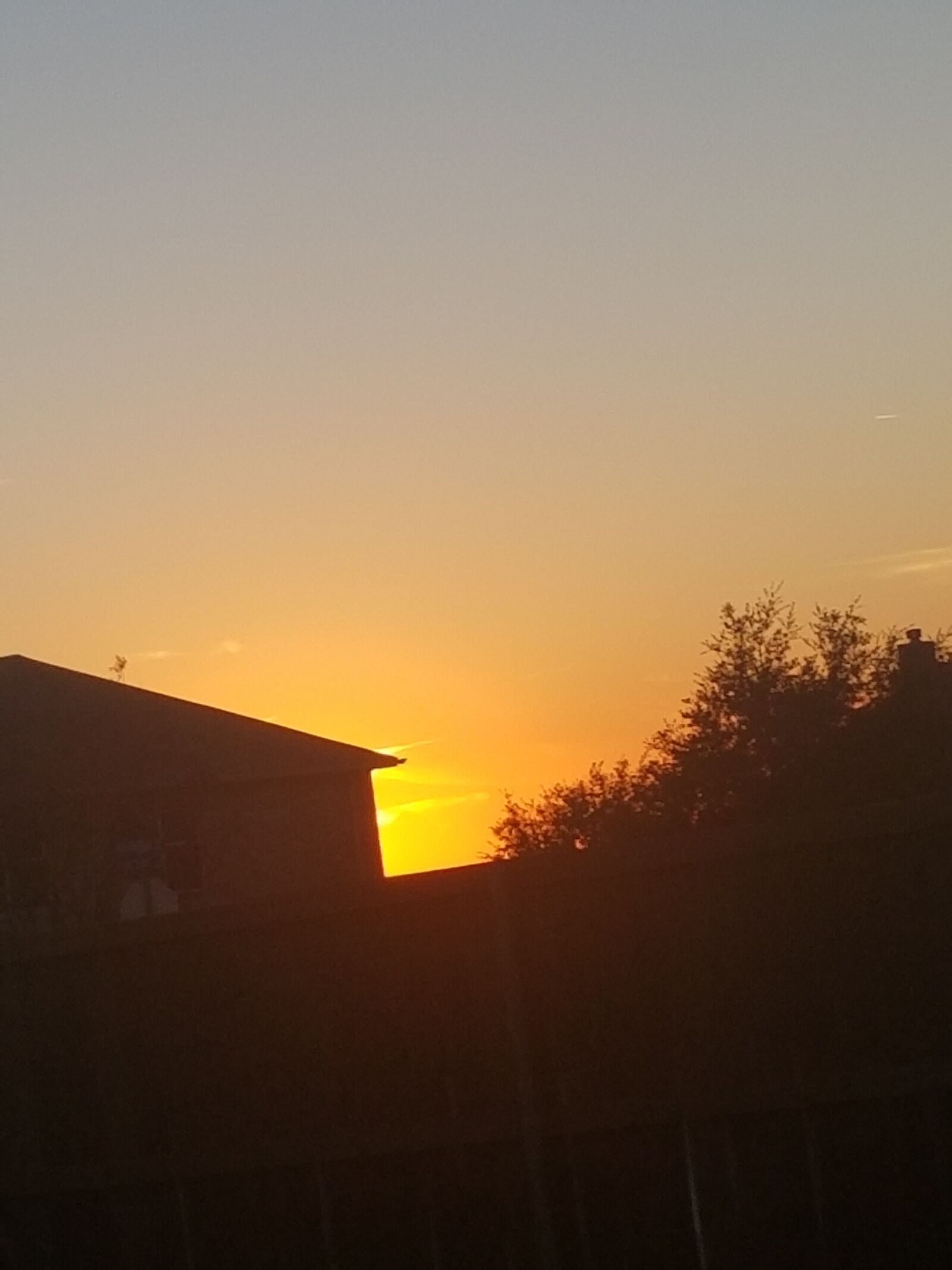 Samsung Galaxy S8 Active sample photo. Sunset, sky, shadows photography