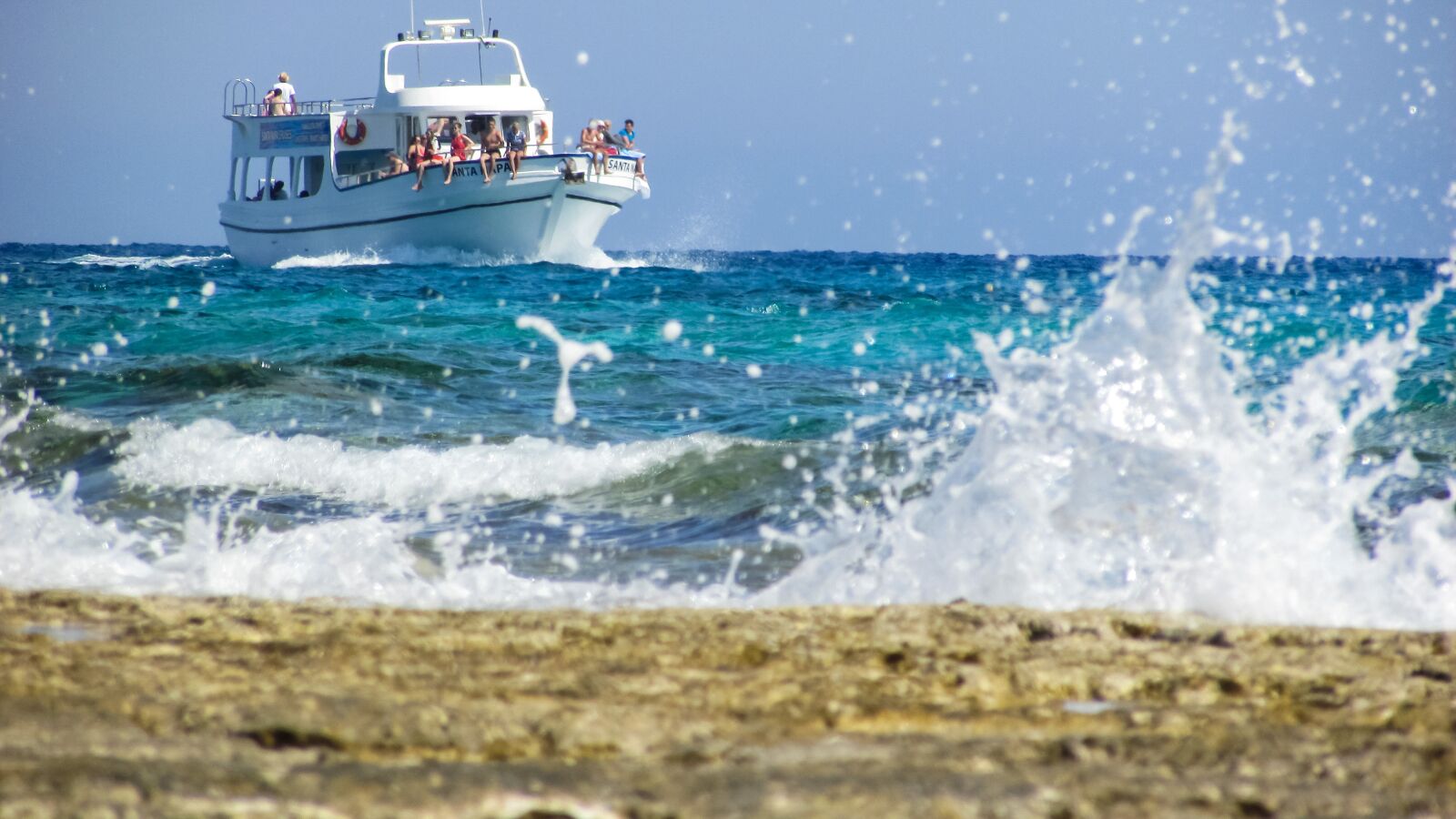 Canon PowerShot SX400 IS sample photo. Cruise boat, summer, sea photography