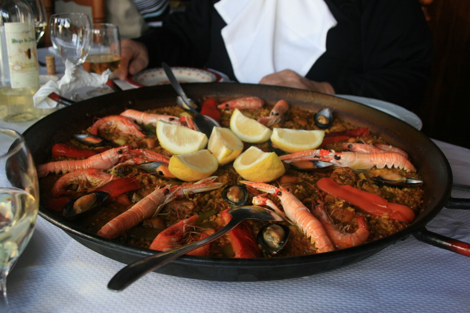 Canon EOS 400D (EOS Digital Rebel XTi / EOS Kiss Digital X) sample photo. Paella, eat, fry up photography