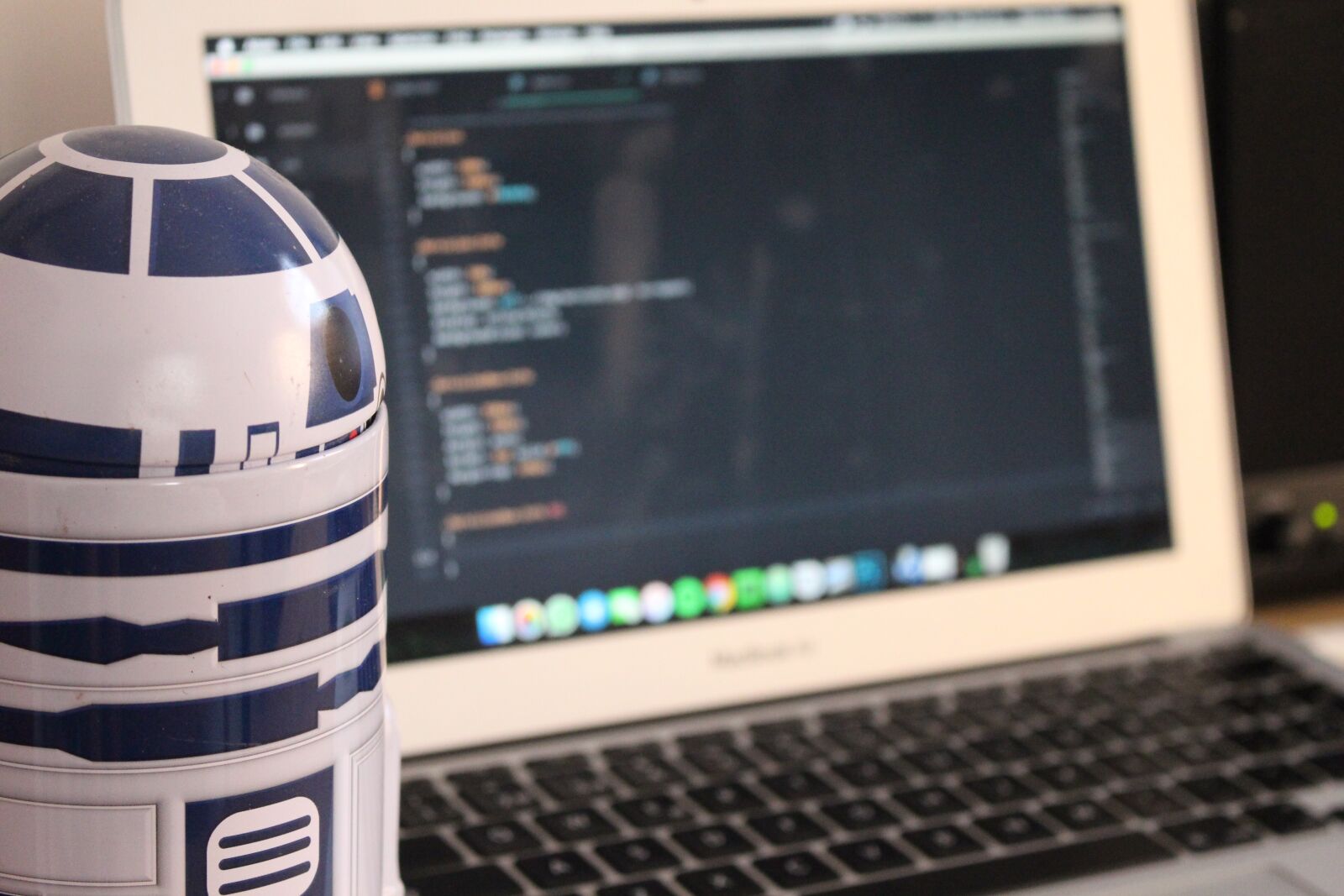 Canon EOS 700D (EOS Rebel T5i / EOS Kiss X7i) sample photo. Starwars, code, macbook photography