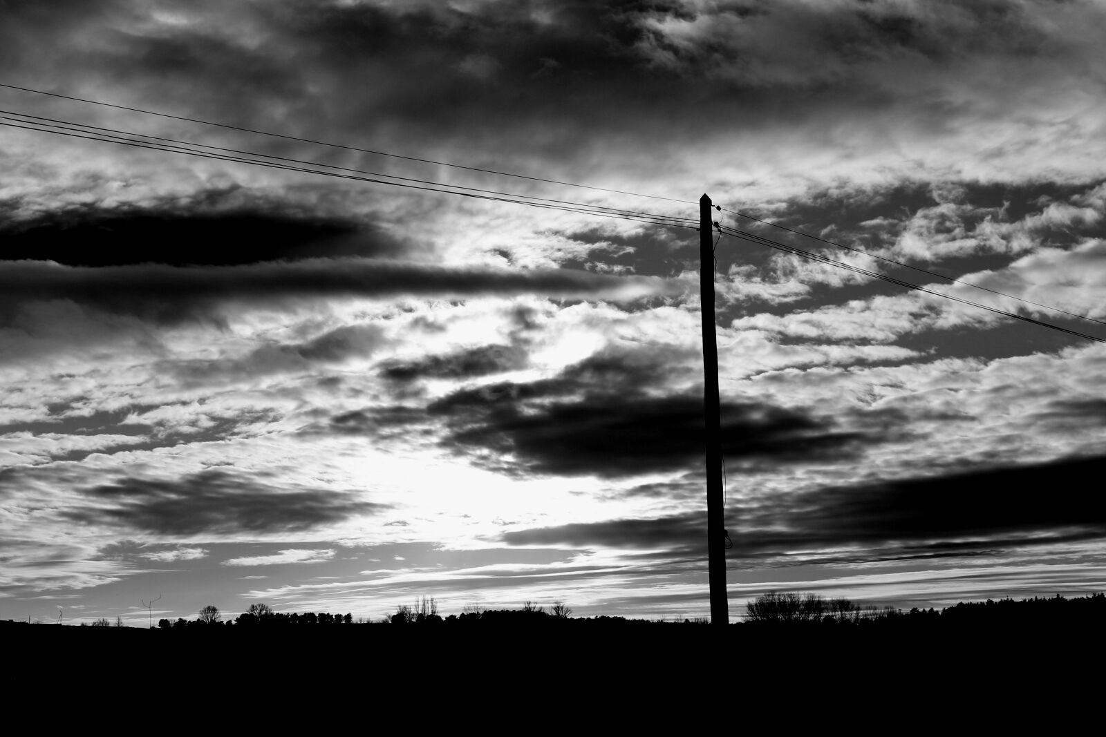 Canon EOS 1300D (EOS Rebel T6 / EOS Kiss X80) sample photo. Monochrome, landscape, sunset photography
