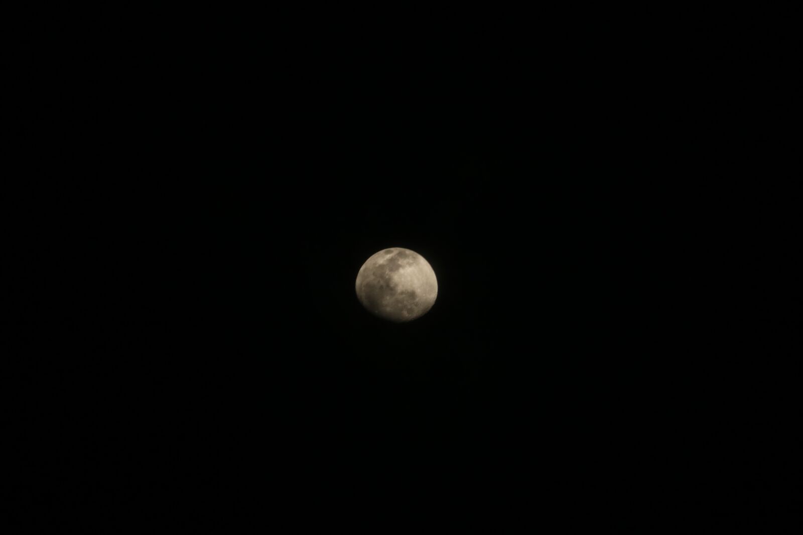 Canon EOS 750D (EOS Rebel T6i / EOS Kiss X8i) sample photo. Moon, night moon, night photography