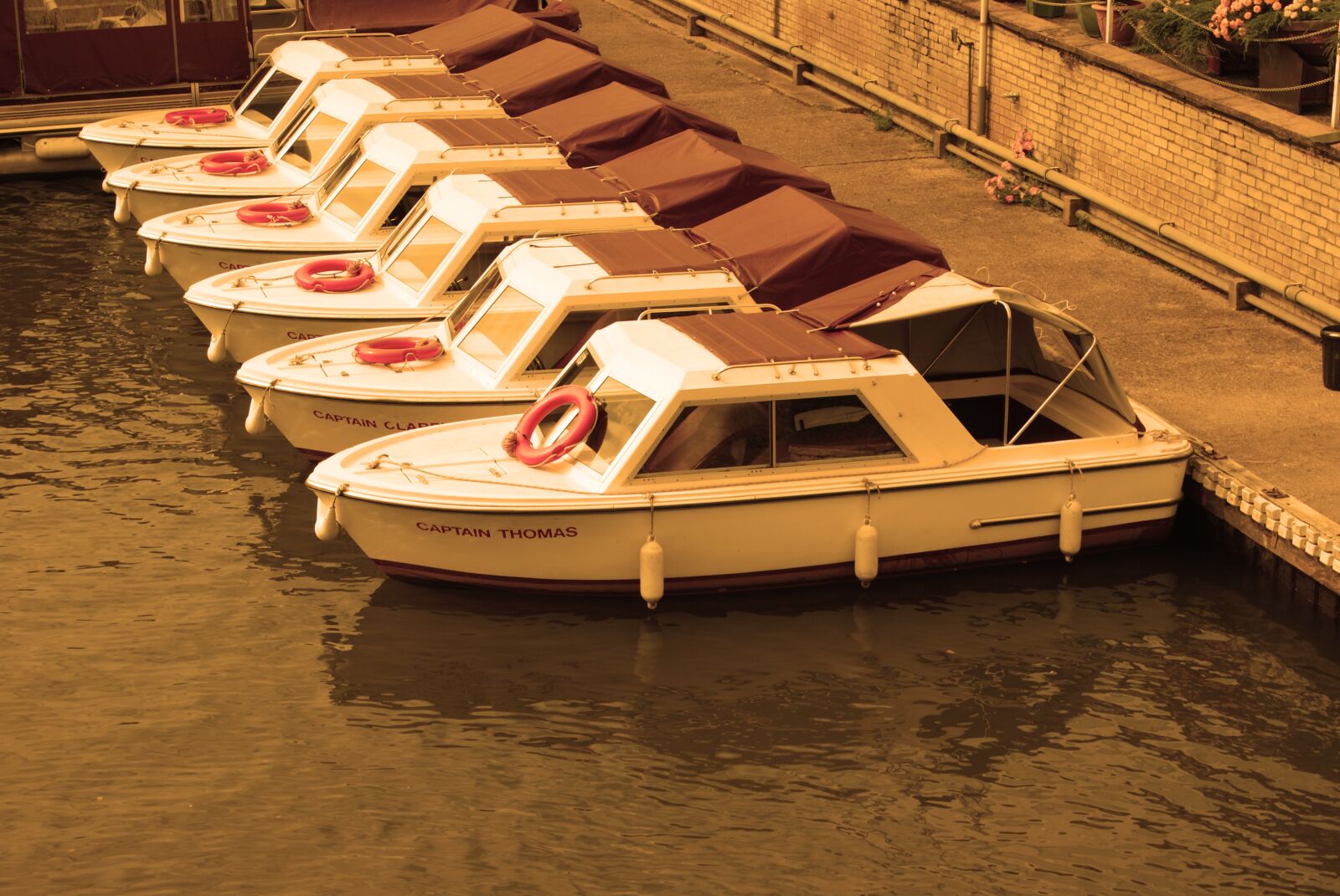 Sony Alpha DSLR-A230 sample photo. Boat, sepia, river photography