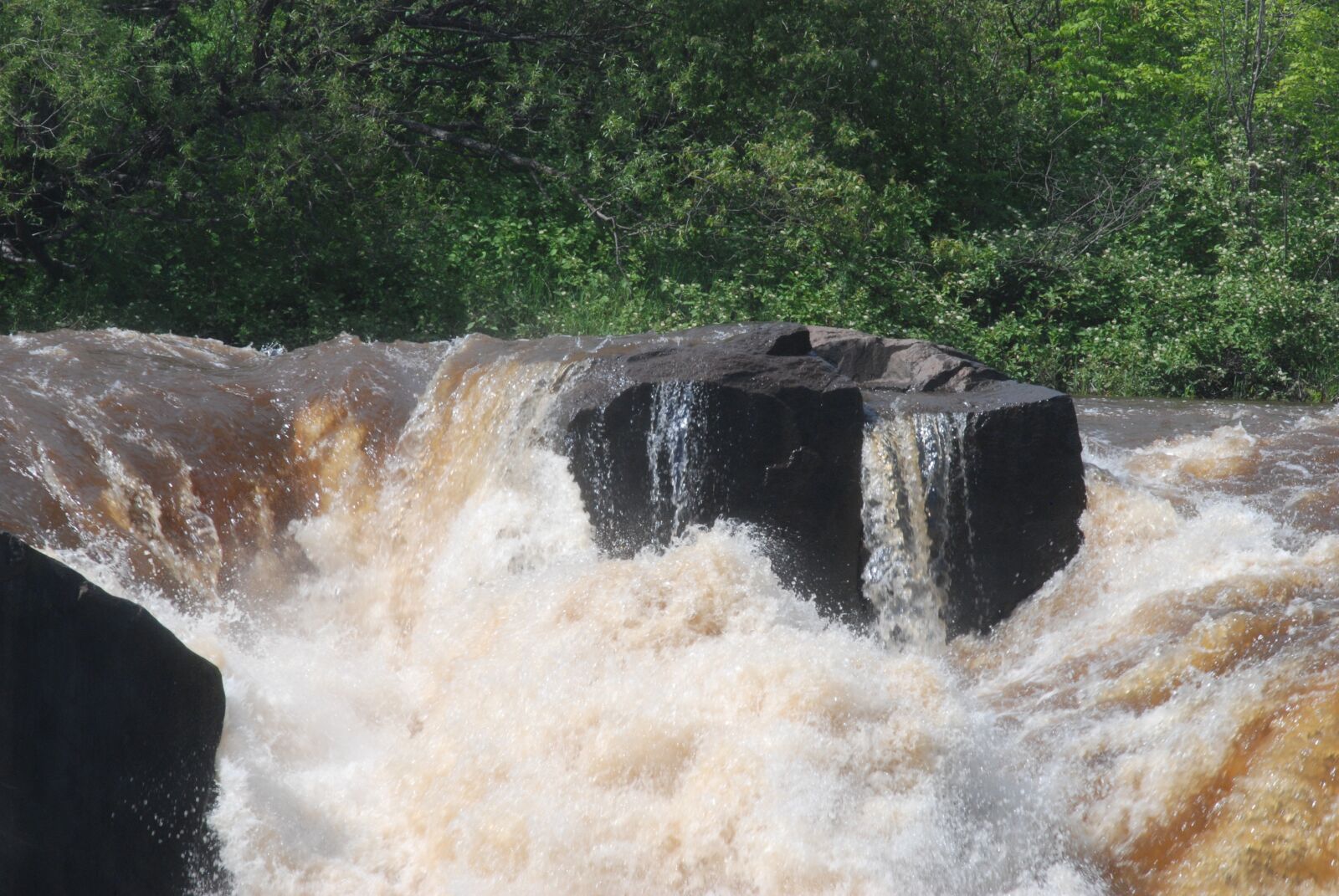 Nikon D80 sample photo. Waterfall, powerful, crushing photography