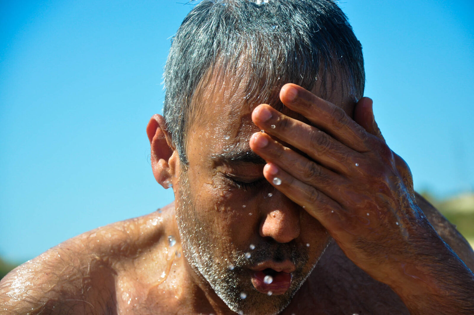 Nikon D90 sample photo. Blue, sky, cold, drops photography