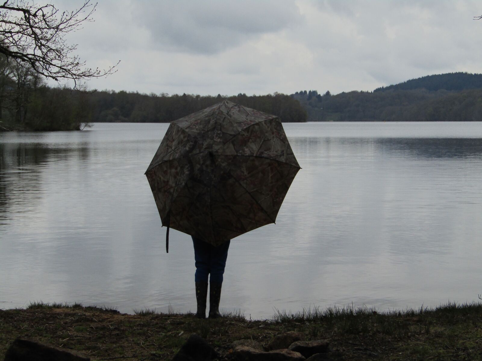 Canon PowerShot SX410 IS sample photo. Umbrella, weather, lake photography