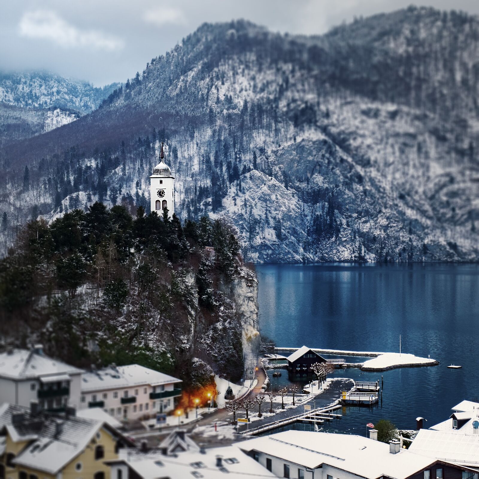 Olympus OM-D E-M1 + Olympus M.Zuiko Digital ED 12-40mm F2.8 Pro sample photo. Traunkirchen, traunsee, austria photography