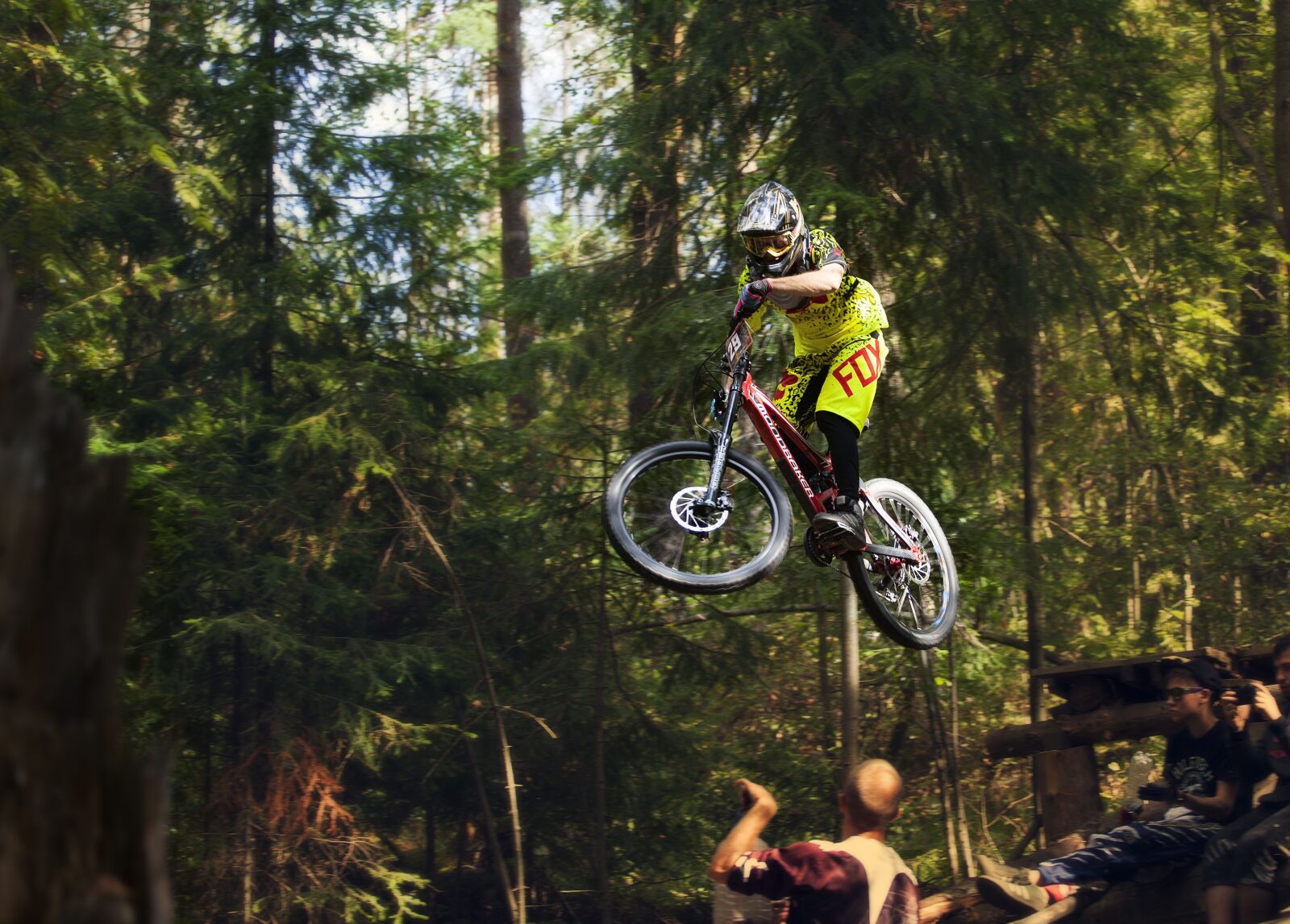 Canon EF 70-200mm F4L USM sample photo. Jump, sports, competition photography