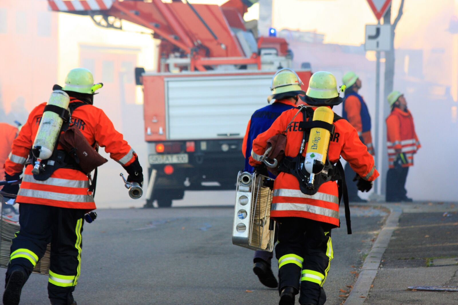 Canon EOS 40D sample photo. Ehrenamt, fire, vehicles photography