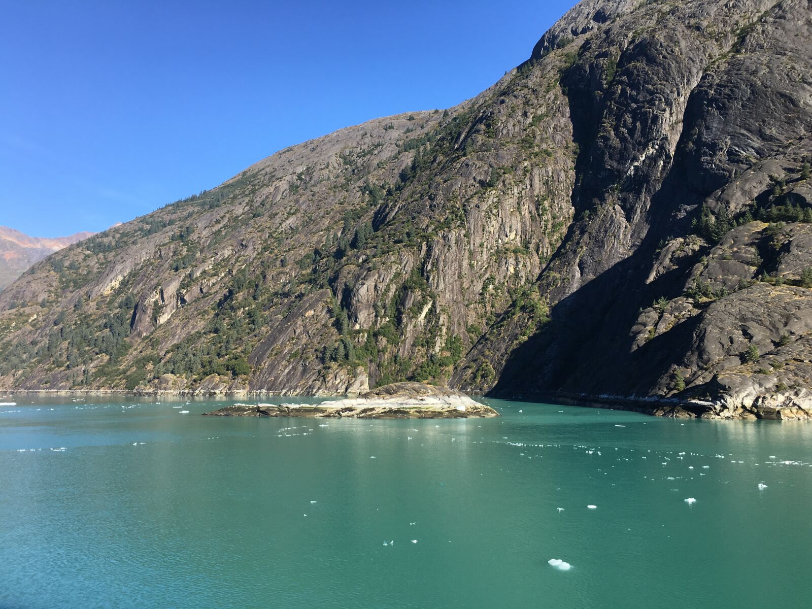Apple iPhone 6s sample photo. Alaska, bay, september photography