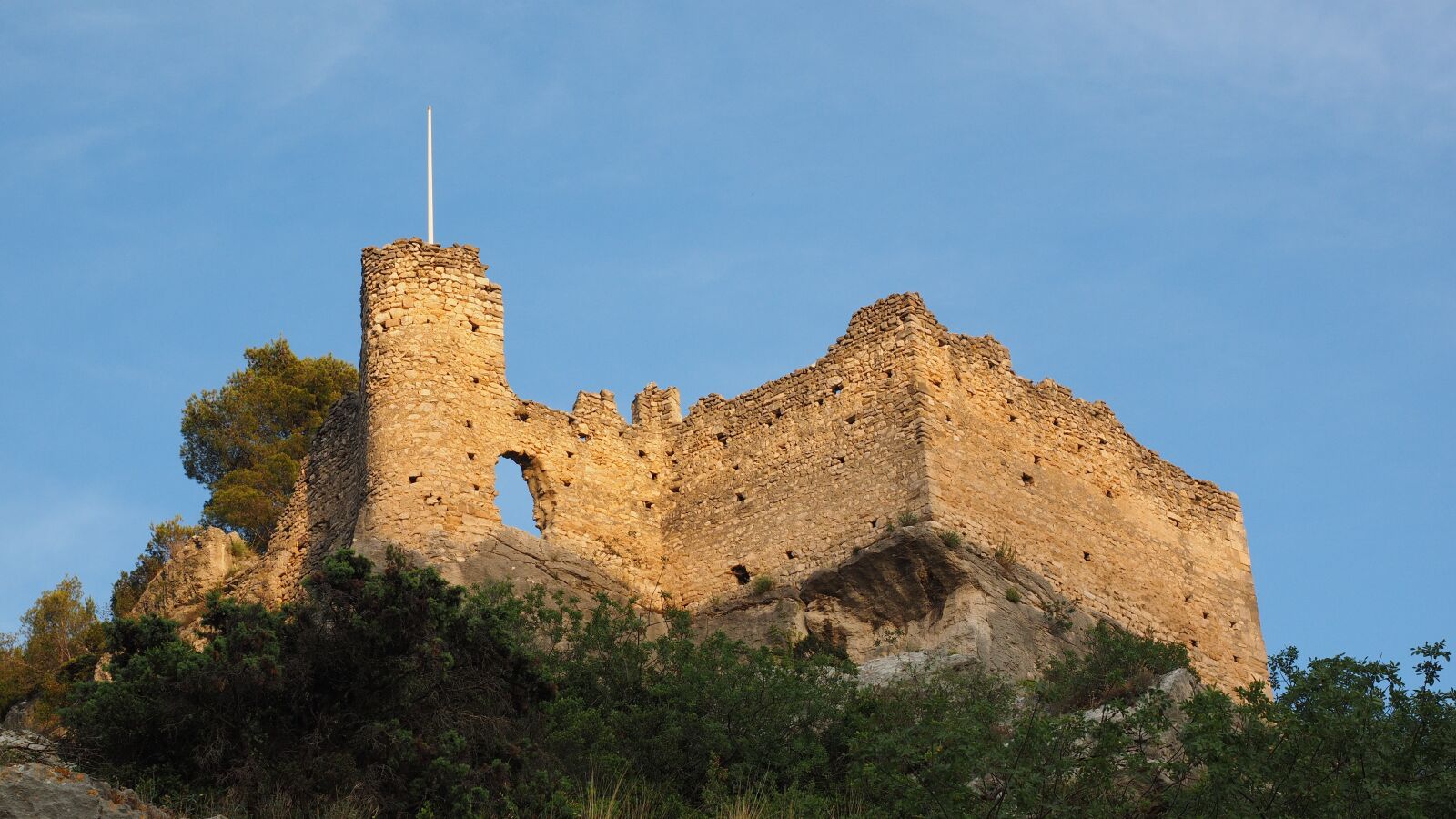 Olympus OM-D E-M1 + Olympus M.Zuiko Digital ED 12-40mm F2.8 Pro sample photo. Ruin, ruin of philippe photography