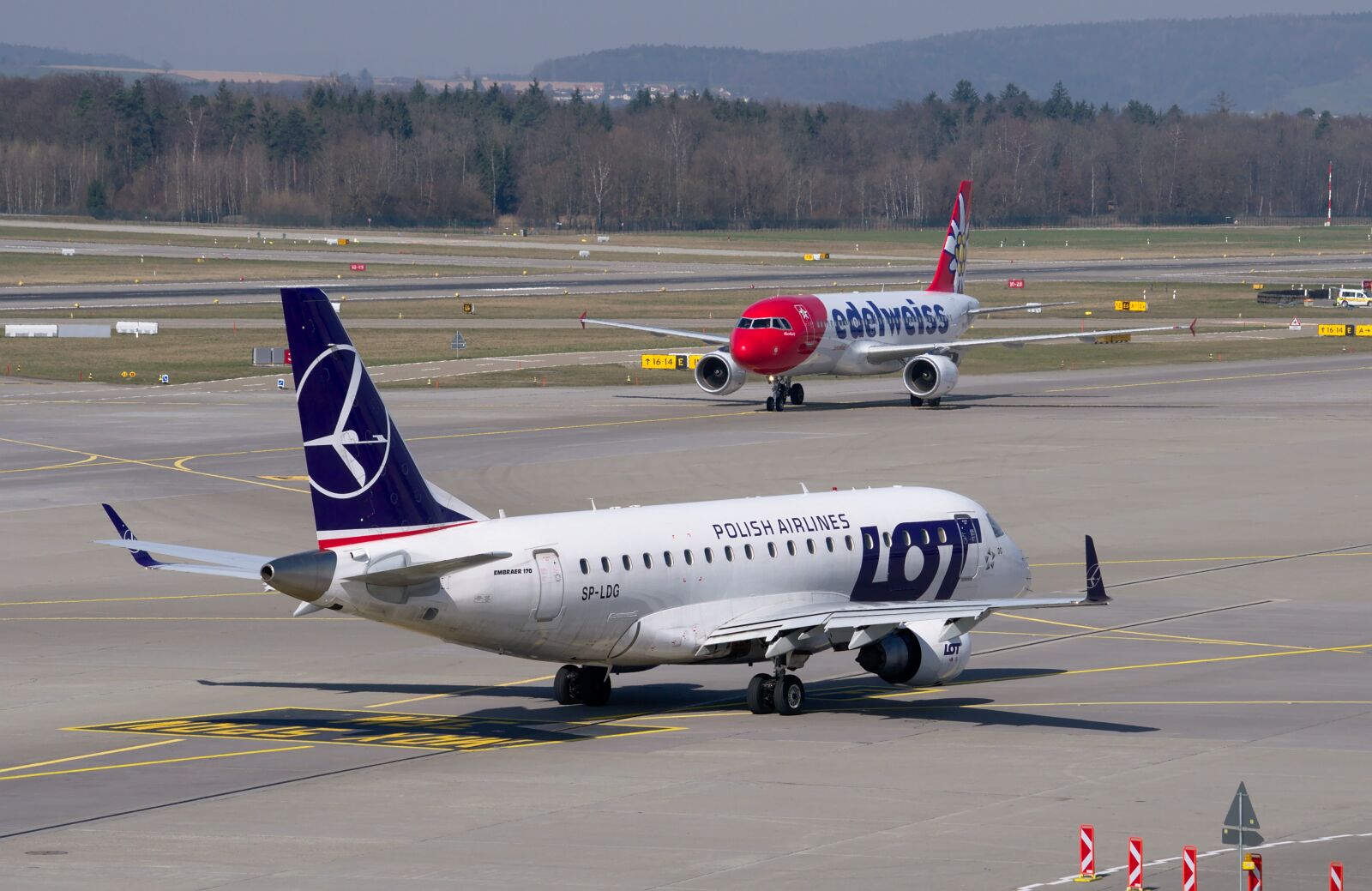 Nikon D300S sample photo. Lot, aircraft, embraer 170 photography