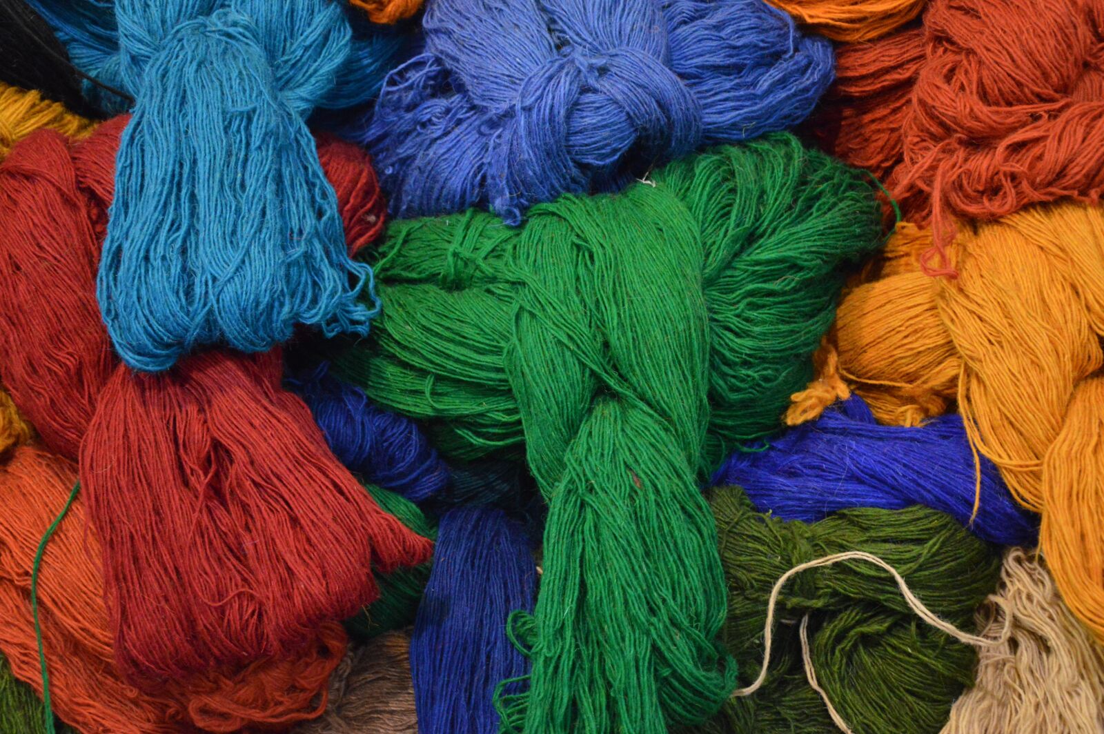 Nikon D3200 sample photo. Thread, wool, handmade photography