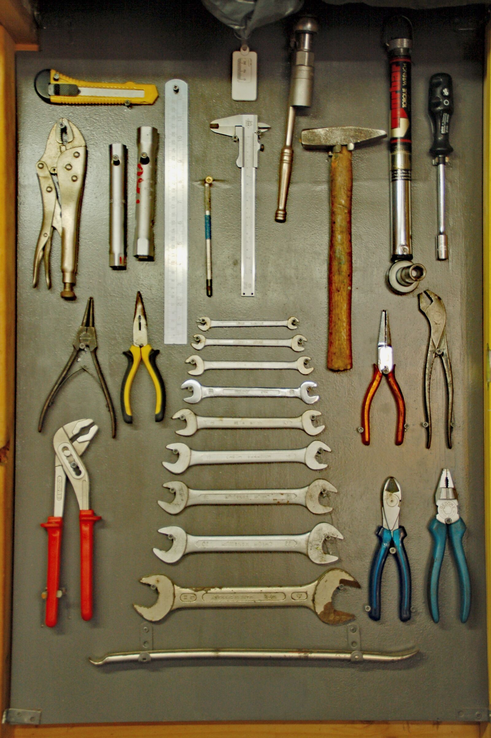 Nikon D50 sample photo. Tools, keys, tang photography