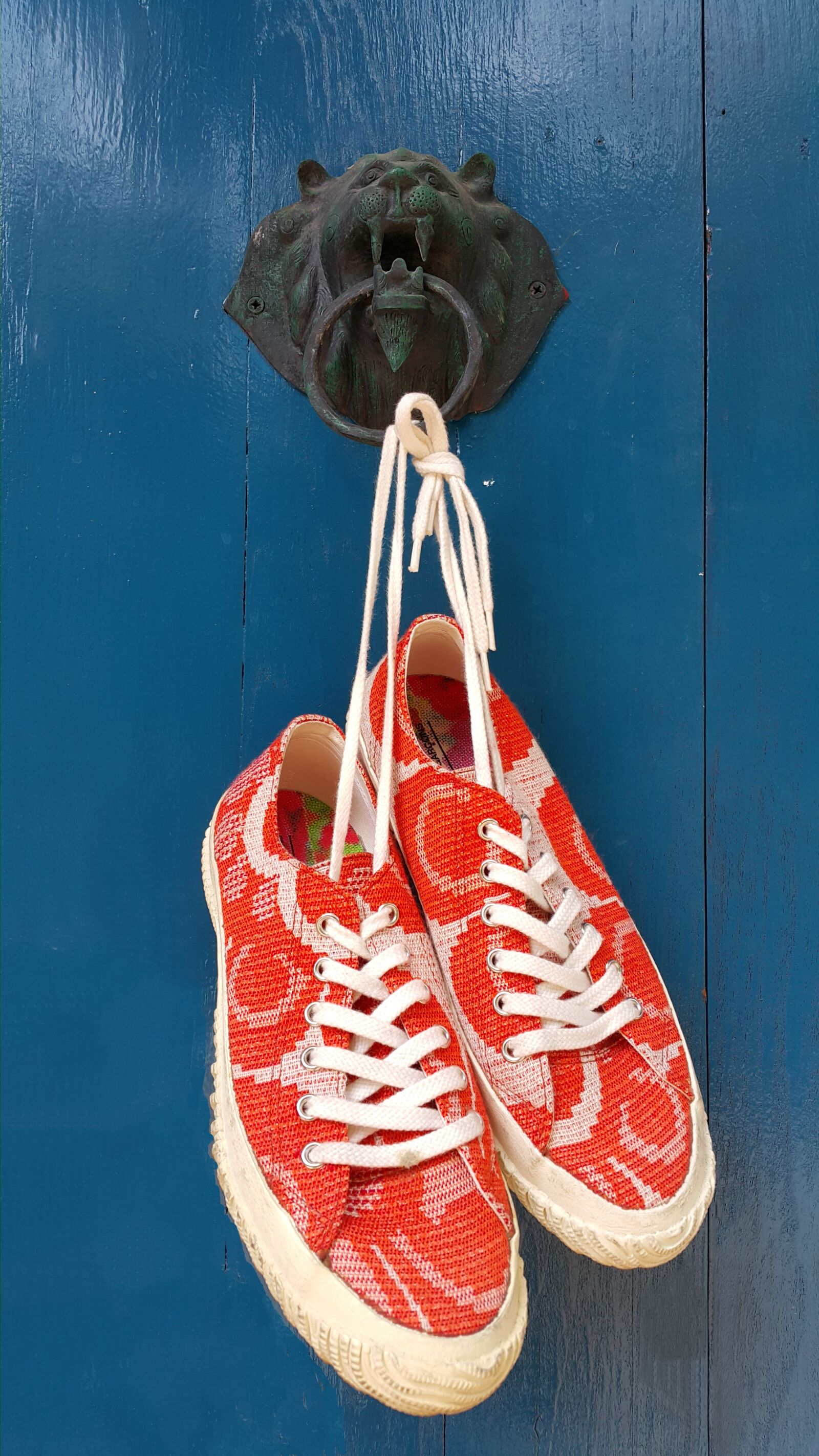 Samsung Galaxy Note4 sample photo. Shoes, casual, orange photography