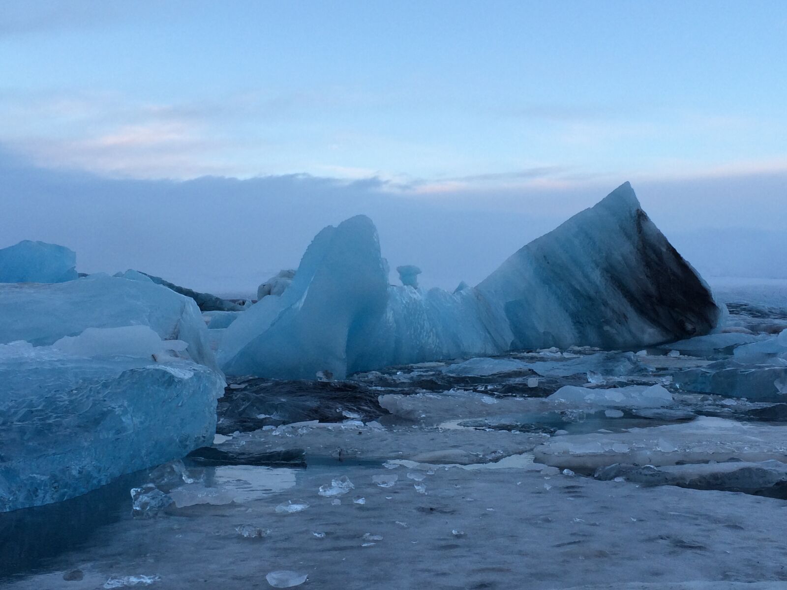 iPhone 5s back camera 4.15mm f/2.2 sample photo. Iceland, iceberg, glacier photography