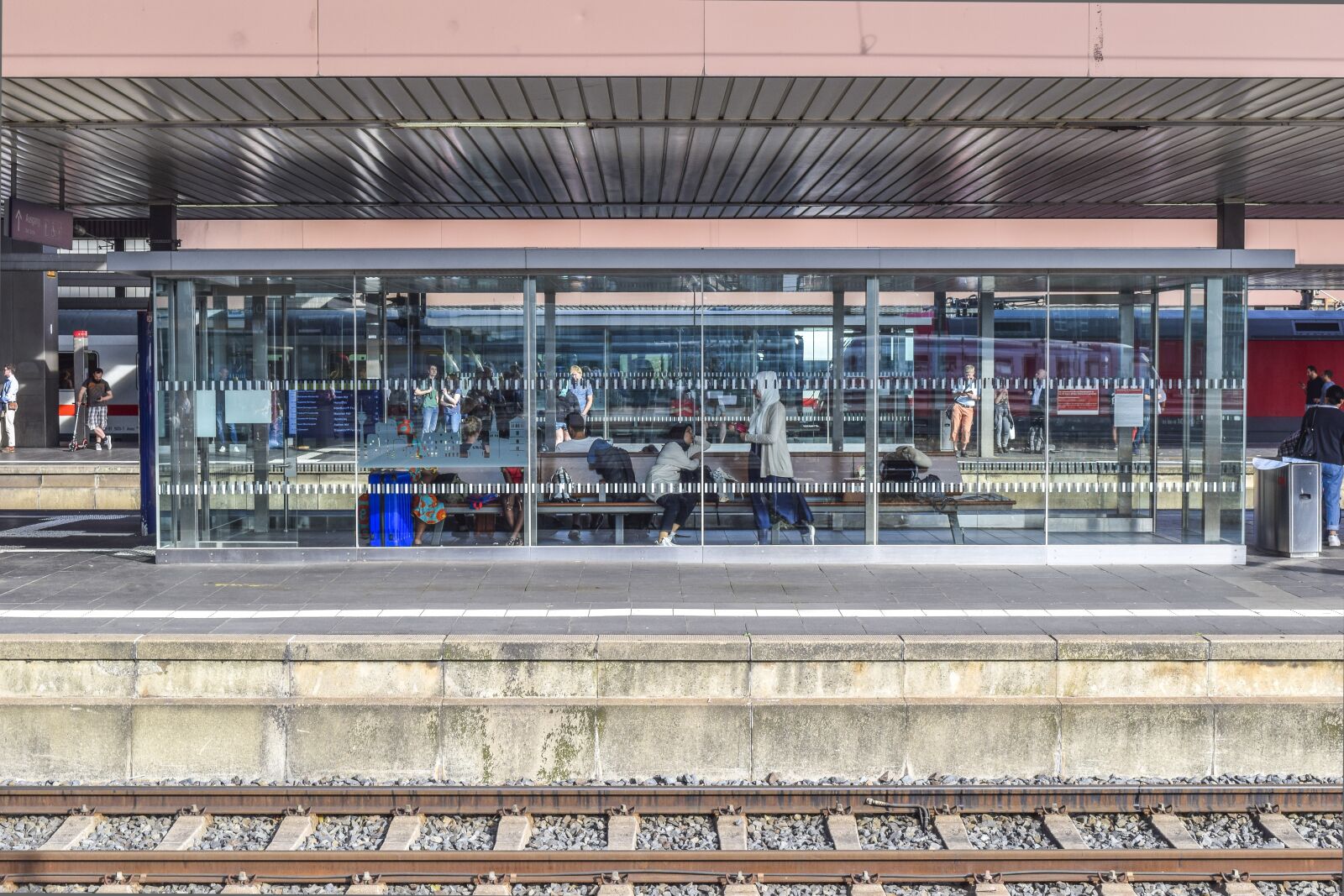 Nikon D3300 sample photo. Architecture, railway station, platform photography