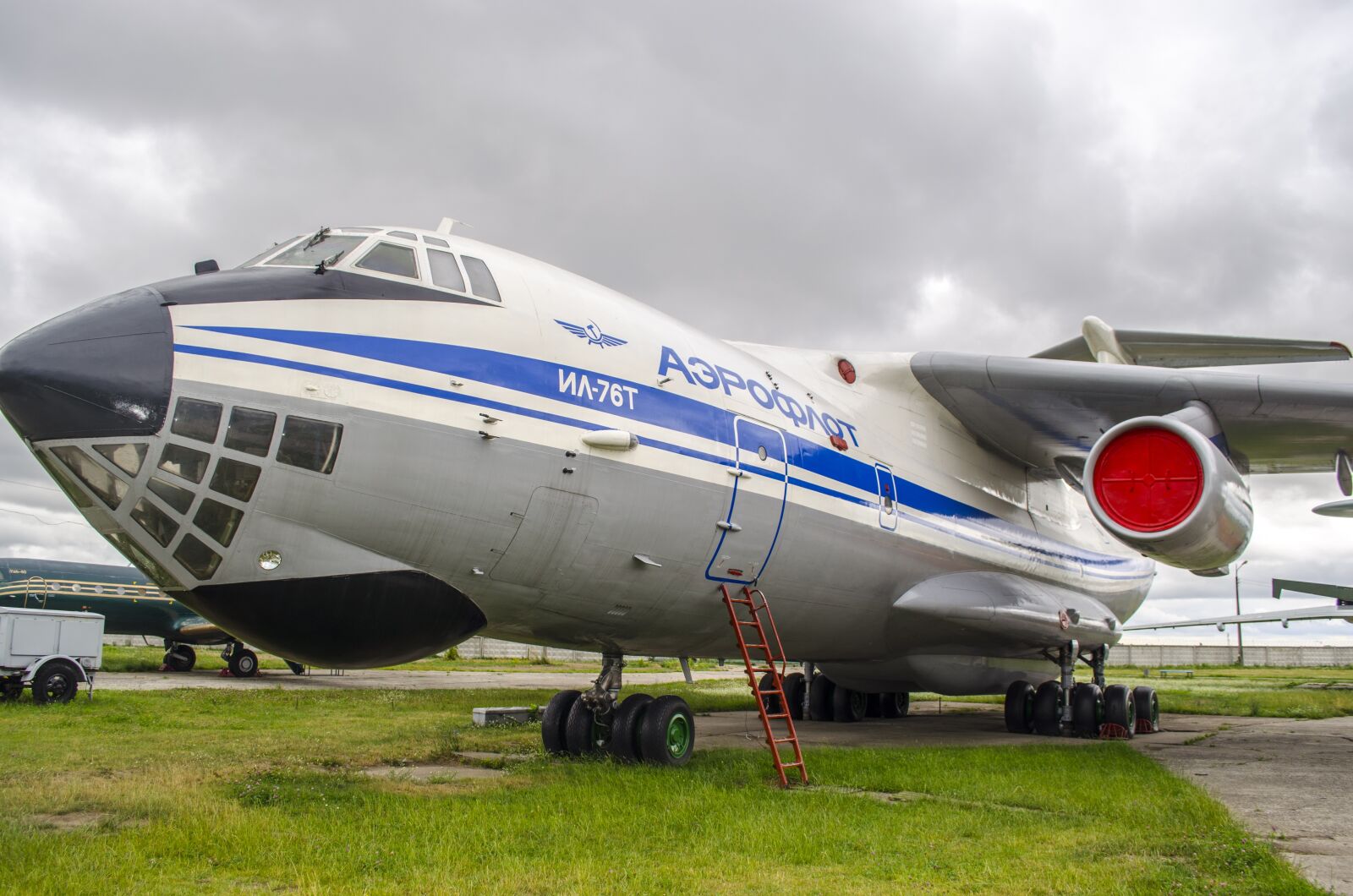Nikon D5100 sample photo. Plane, the il-76, transport photography