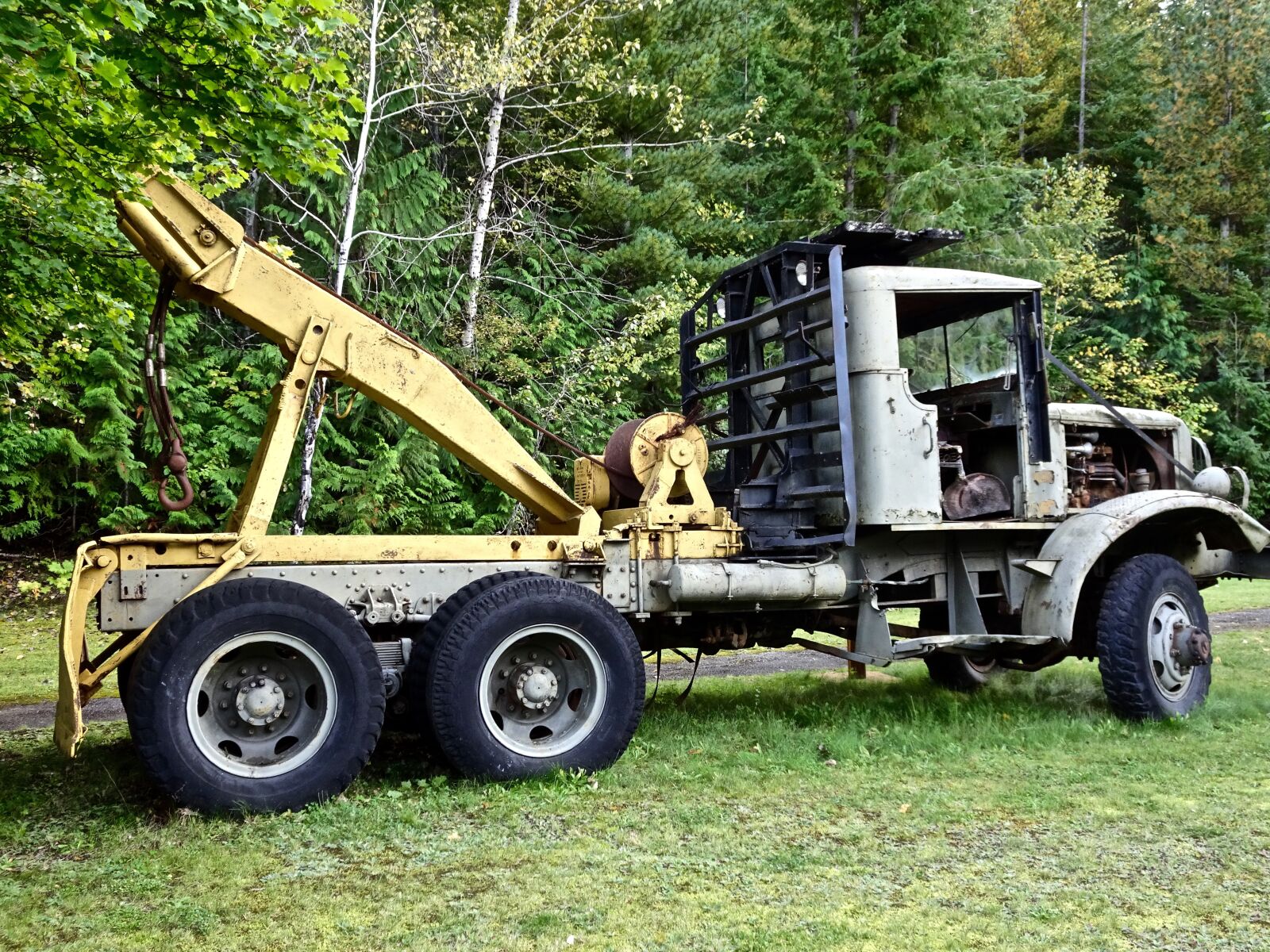 Sony Cyber-shot DSC-HX90V sample photo. Log truck, transport, trailer photography