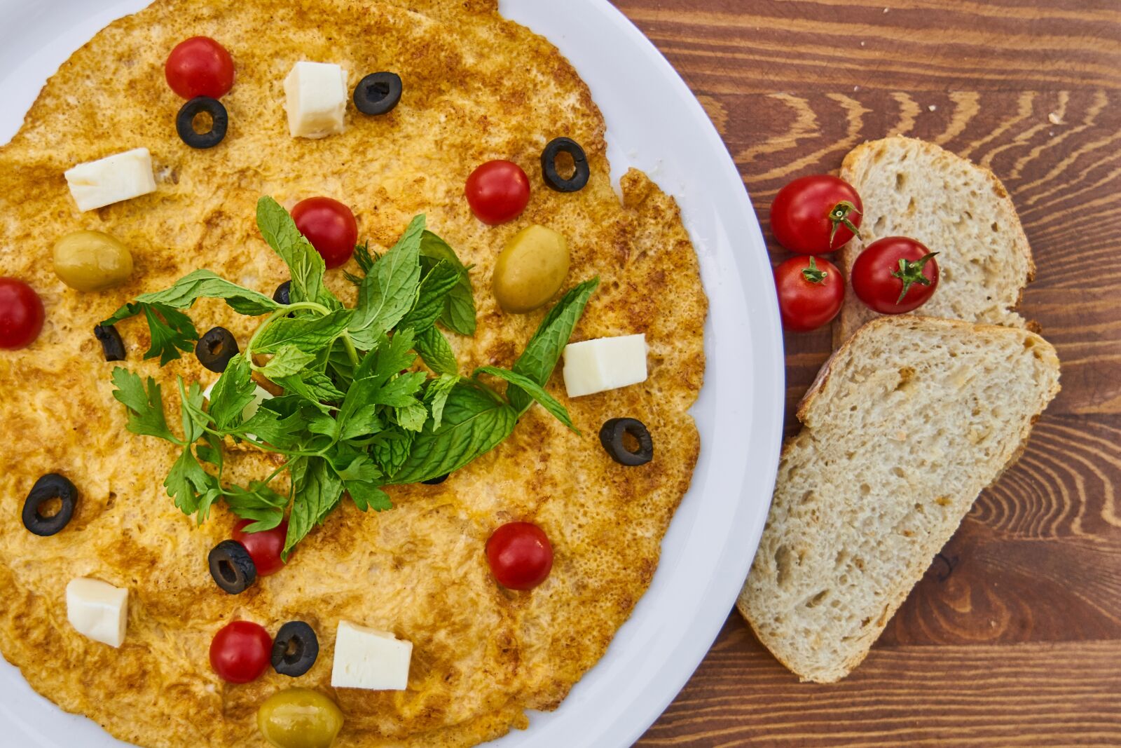 Sony a7R II sample photo. Omelet, breakfast, yellow photography