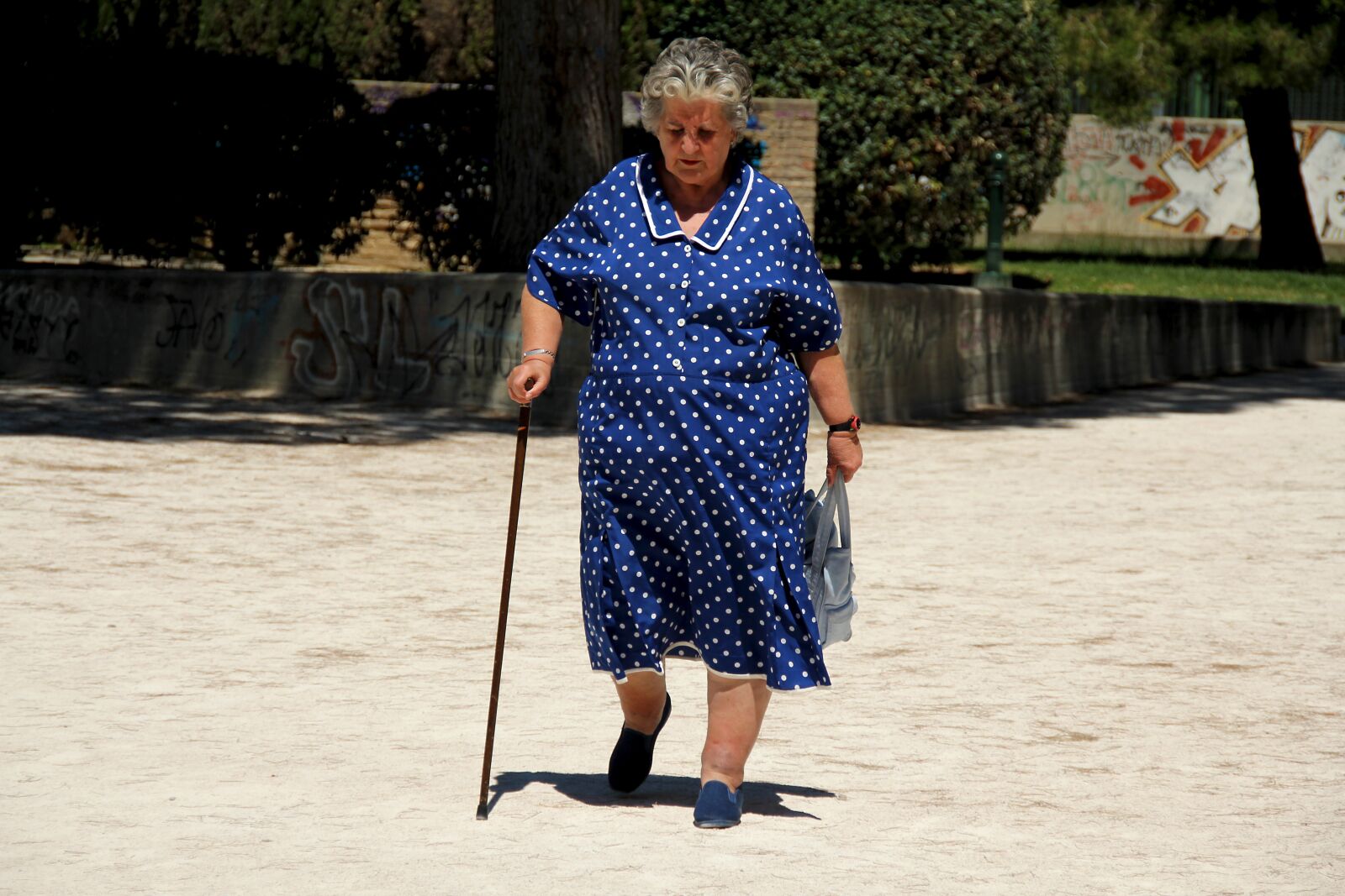 Canon EOS 60D sample photo. Elderly woman, women, elderly photography