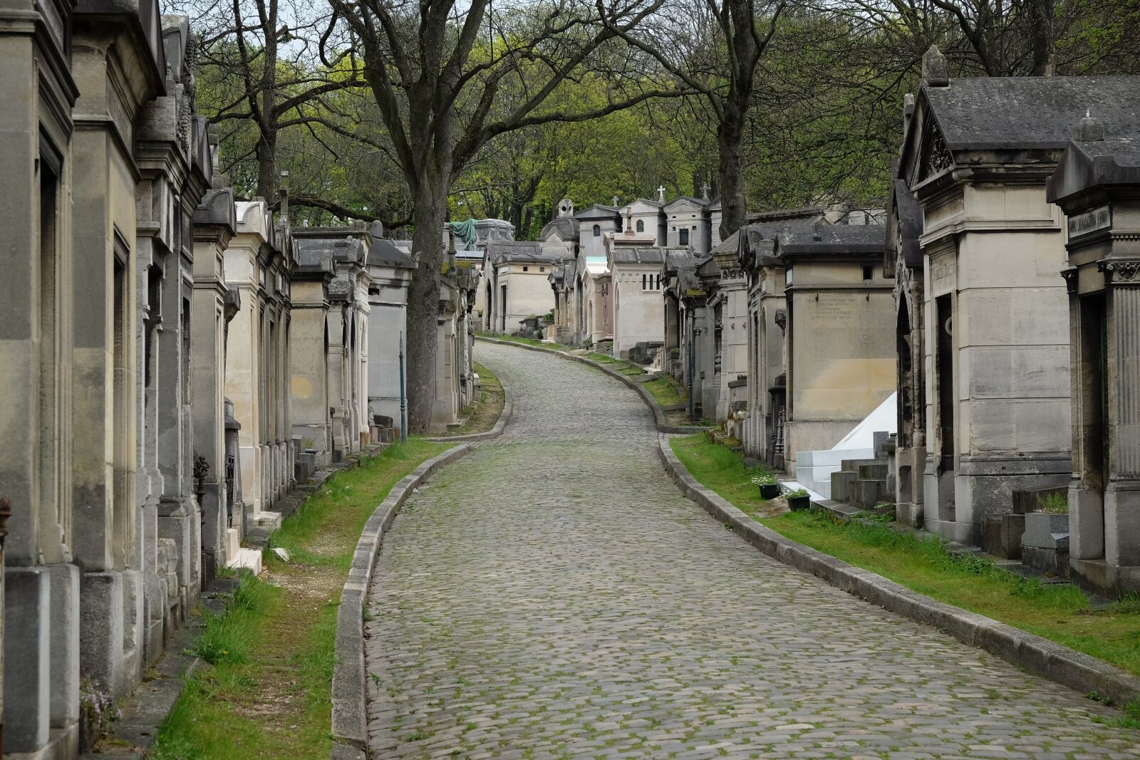 Fujifilm X-T10 sample photo. Cemetery, grave, tombstone photography