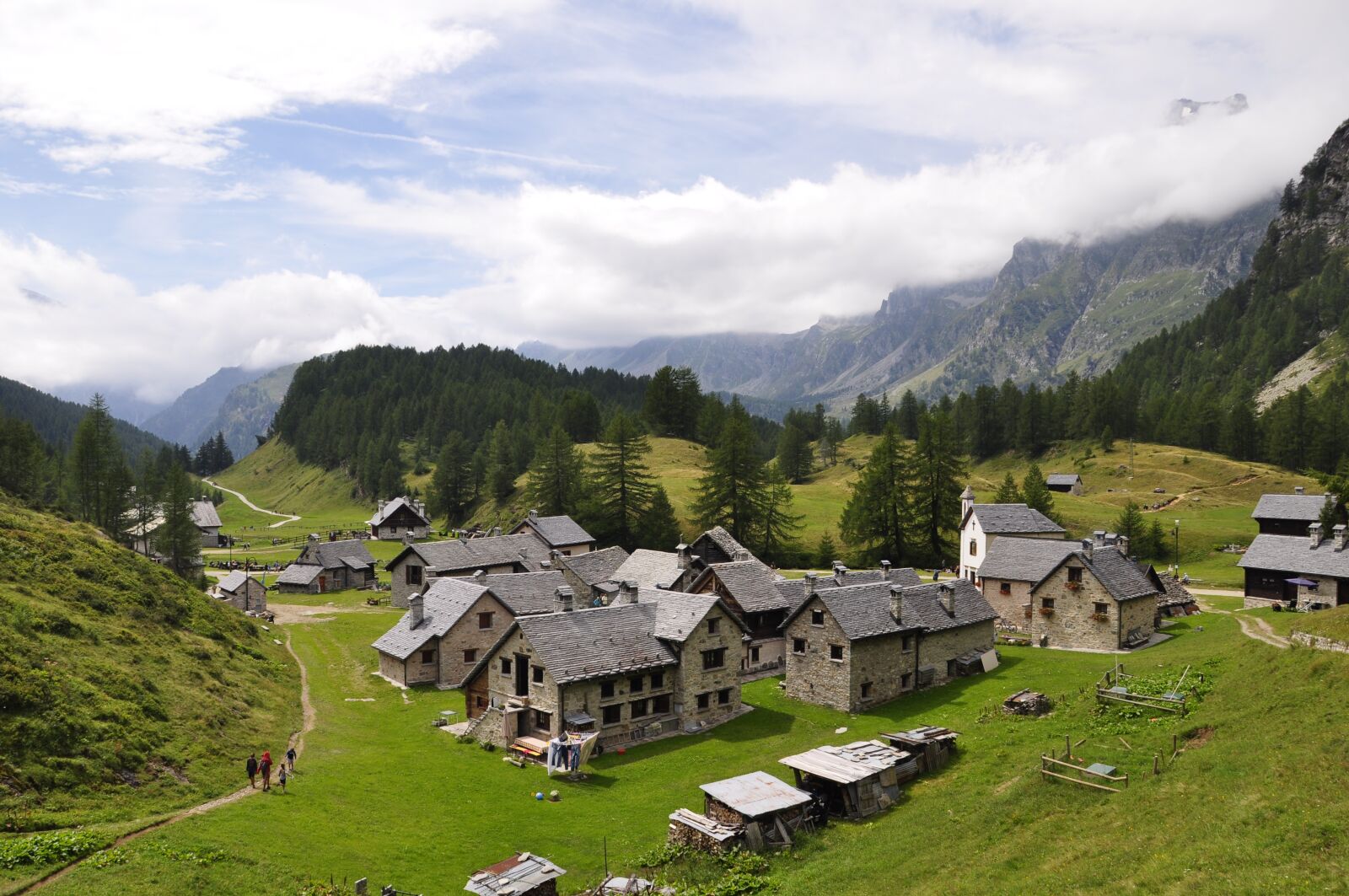 Nikon D5000 sample photo. Village, mountain, excursion photography