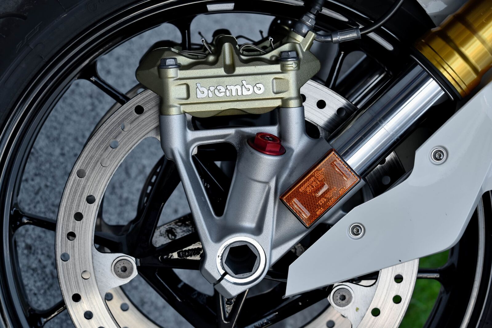 Nikon D5500 sample photo. Chrome, brake, wheel, transportation photography