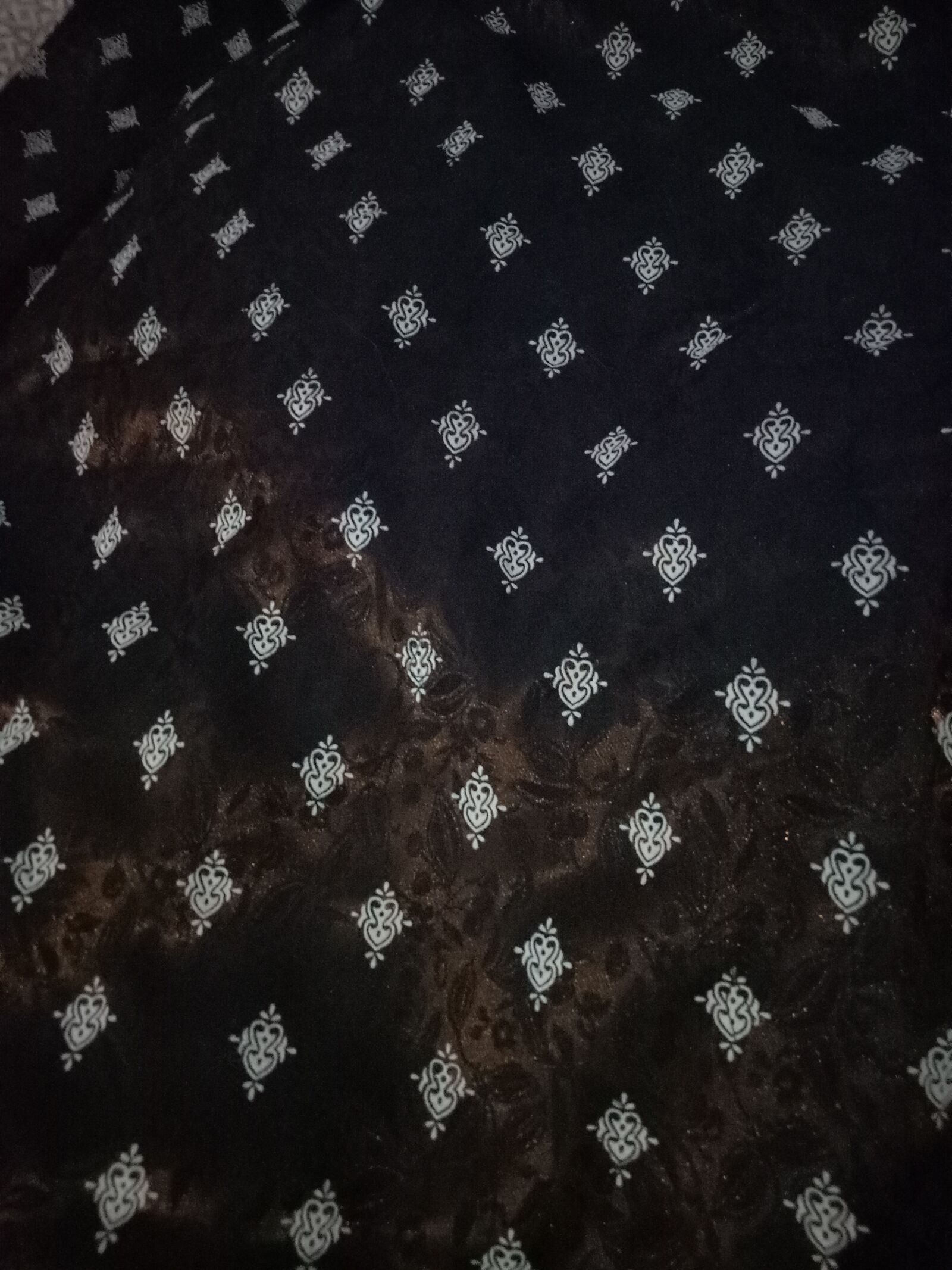 OPPO A1601 sample photo. Fabric, print, block photography