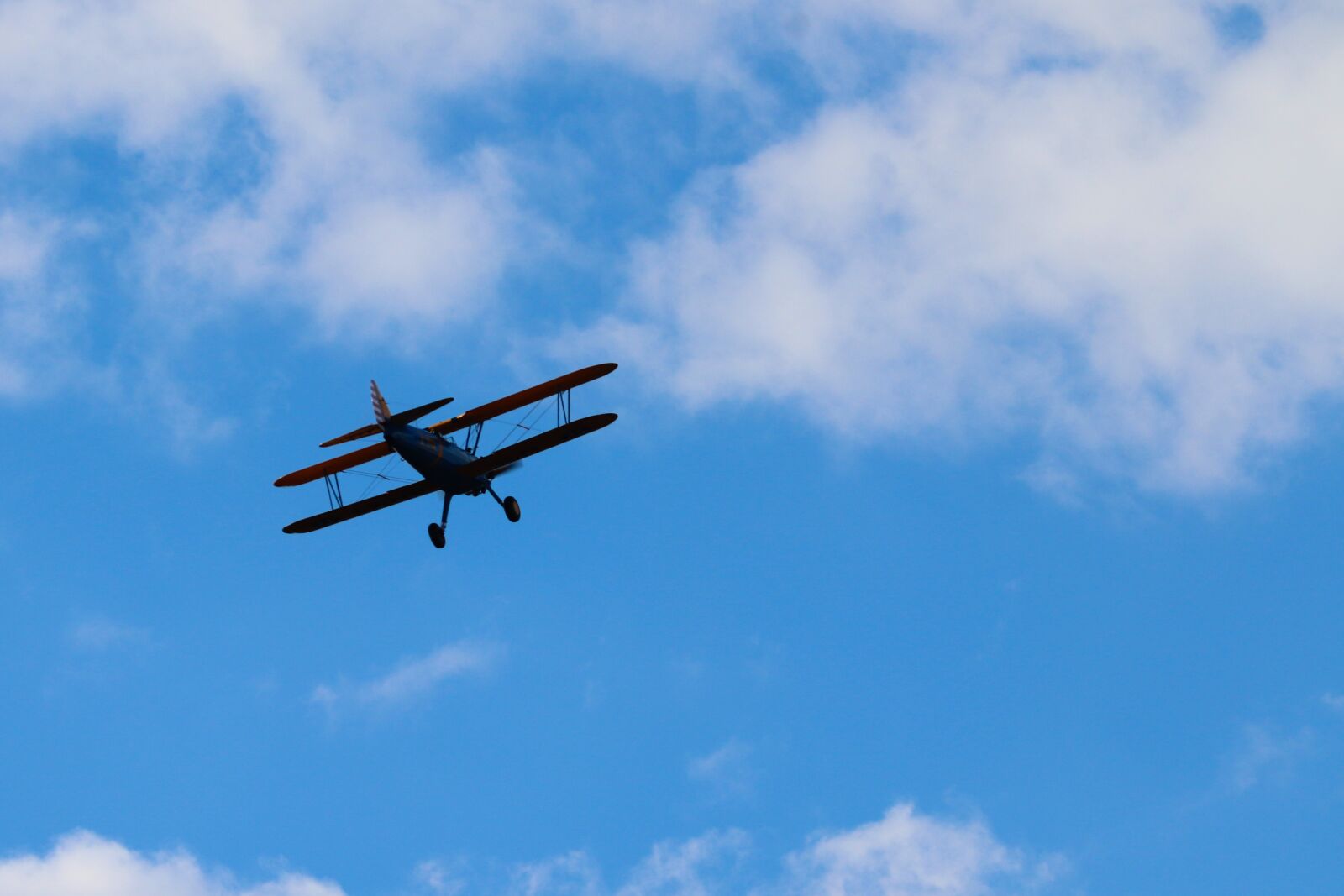 Canon EOS 200D (EOS Rebel SL2 / EOS Kiss X9) sample photo. Aircraft, biplane, fixed-wing aircraft photography
